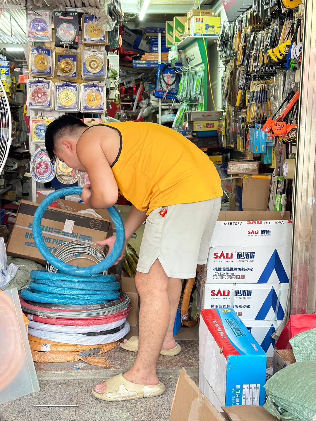 今年实体五金店的老板们还好吗