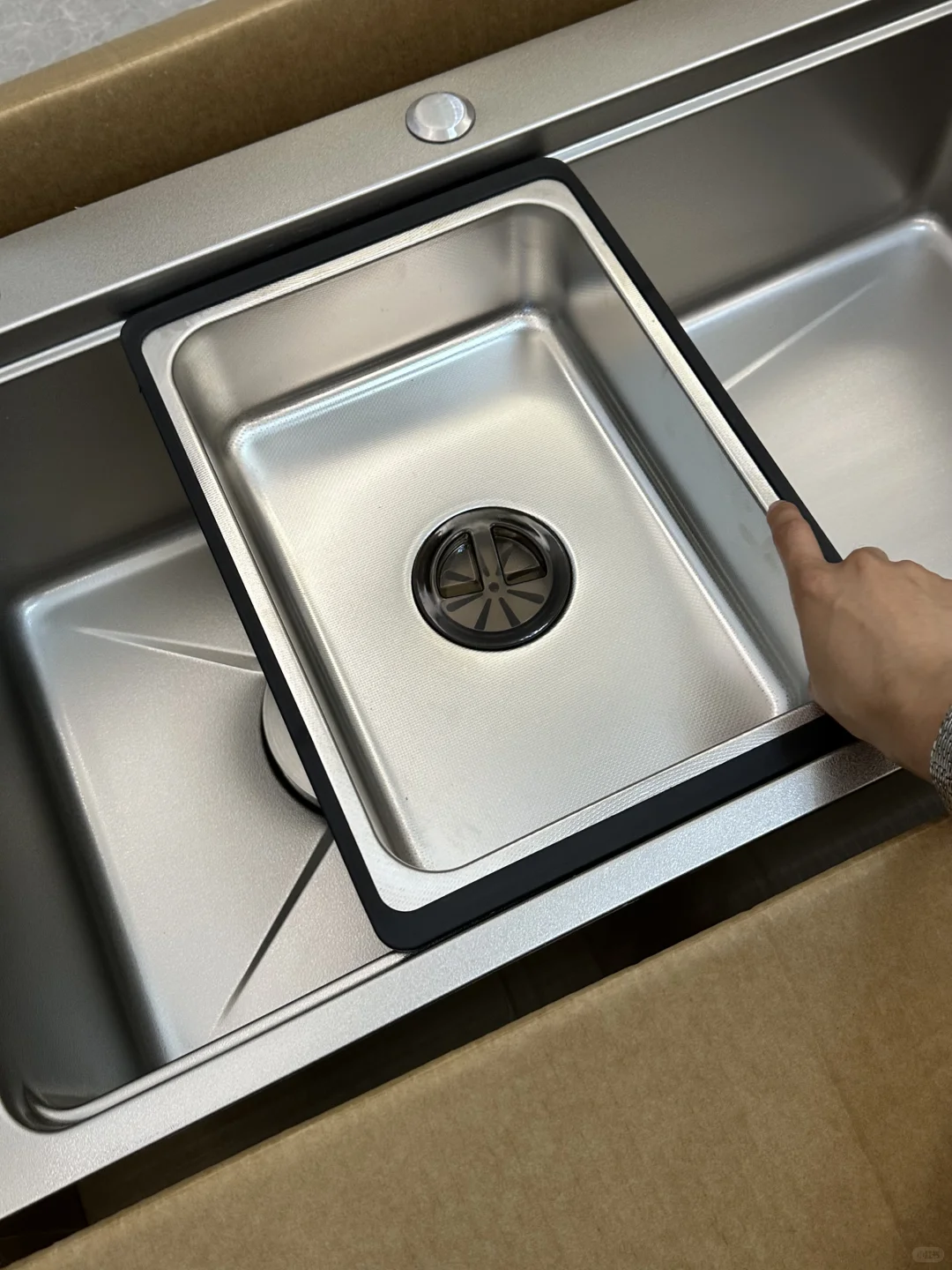 货比三家不锈钢水槽安全下车！