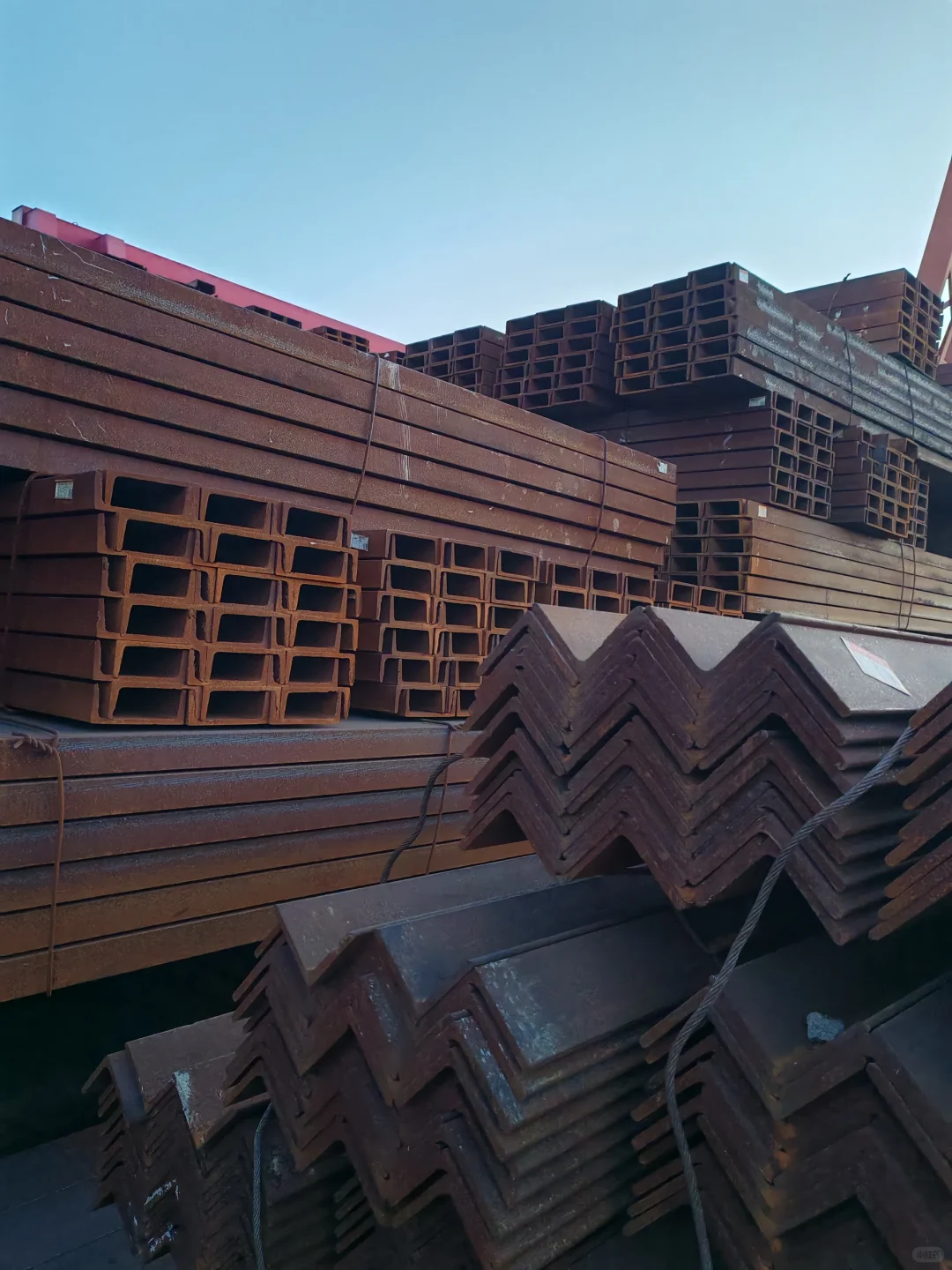 有锈但是价格不到1.5元1斤他就香了20槽钢