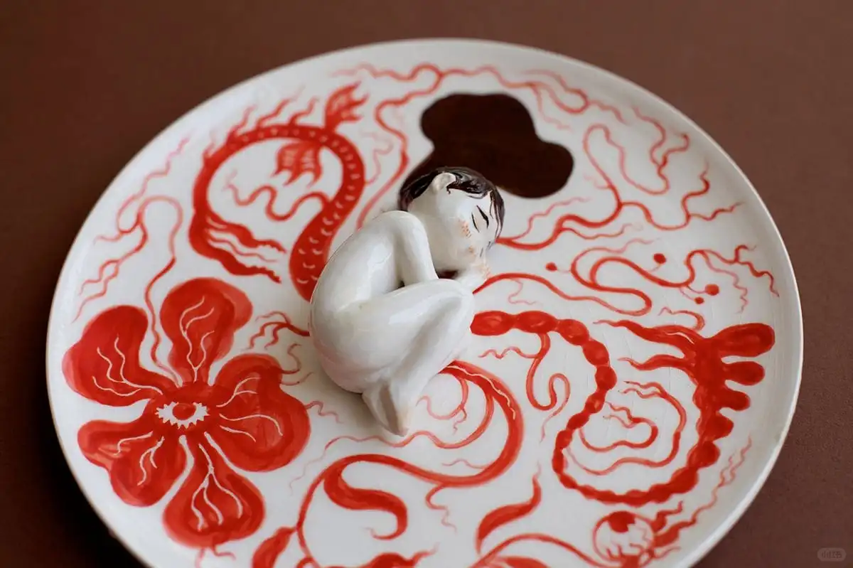 莉娜·古伯曼 陶瓷雕塑中沉睡的孩子