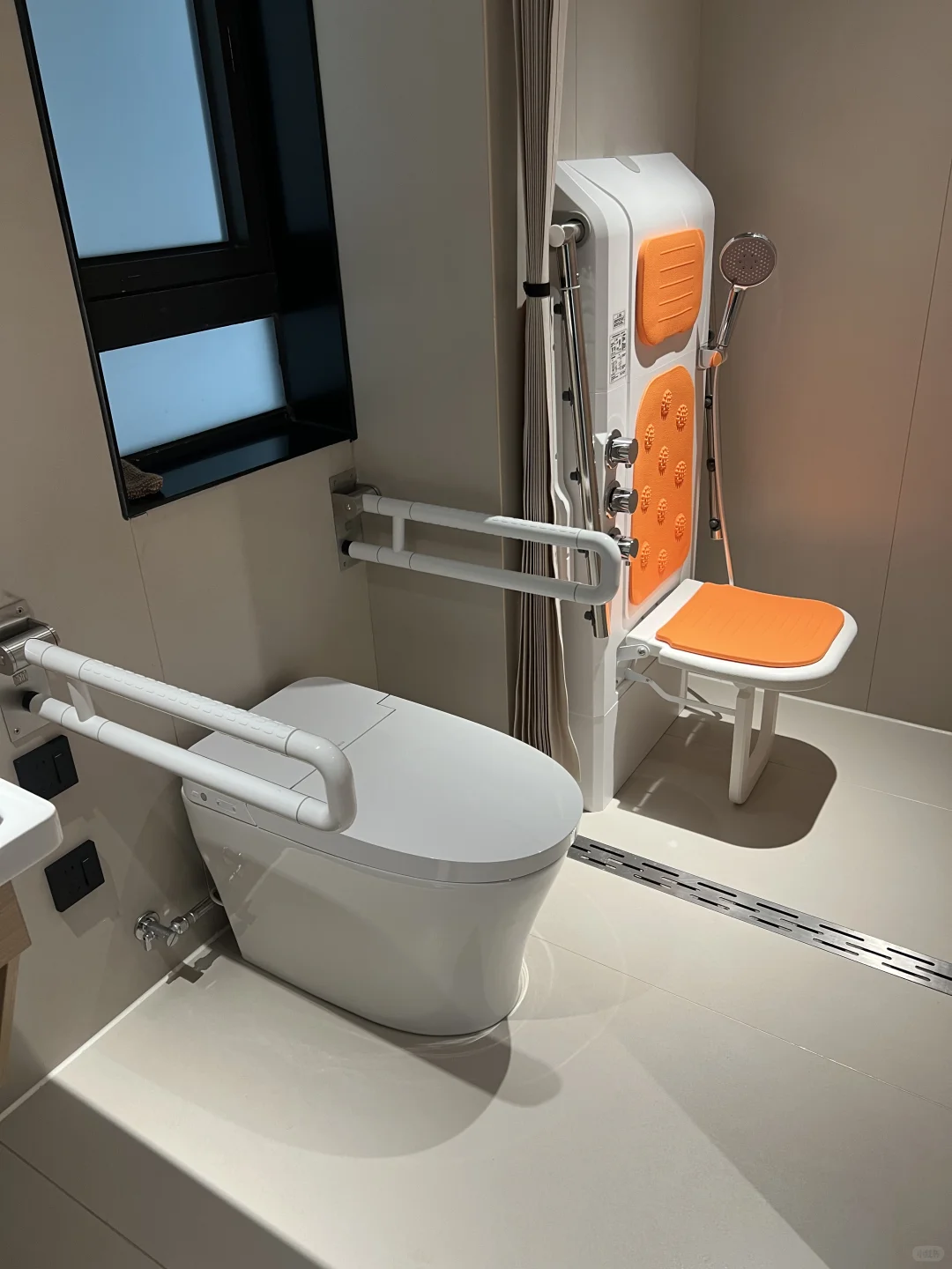 被这个适老化浴室设计暖到了！