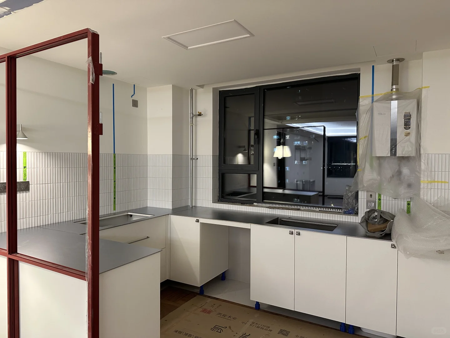 厨房不锈钢台面落地