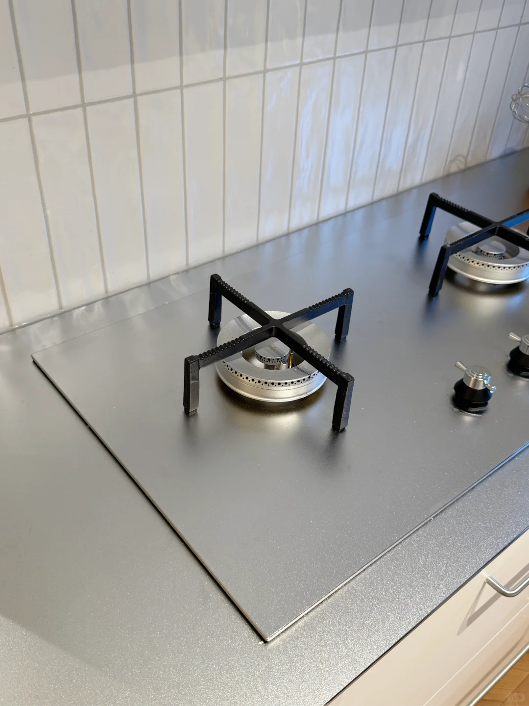 听网友的劝！厨房装不锈钢台面是真的好看！！