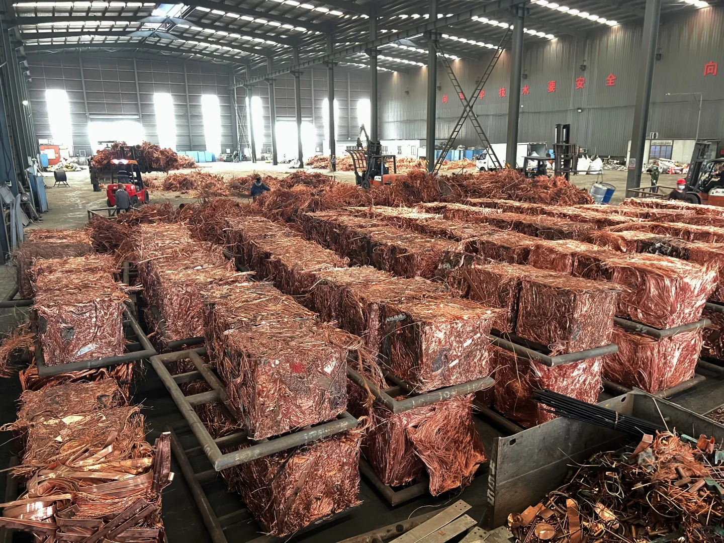 低氧铜杆陆续出炉