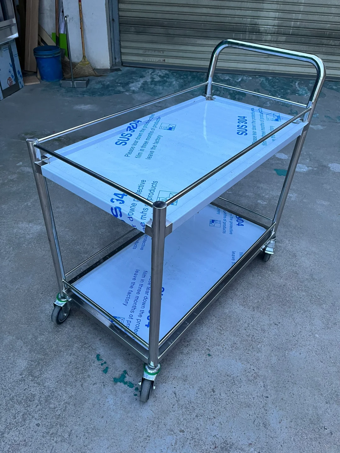 00后年轻小伙自己创业制作不锈钢