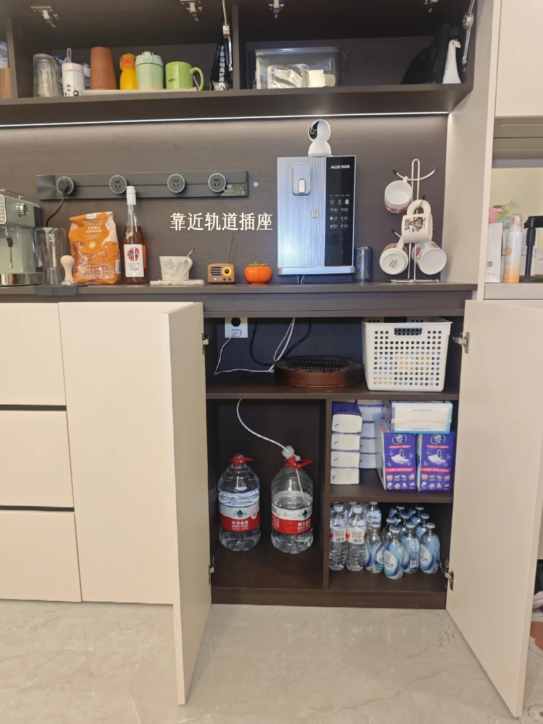 柜门一关,谁也不知道我是怎么喝水的