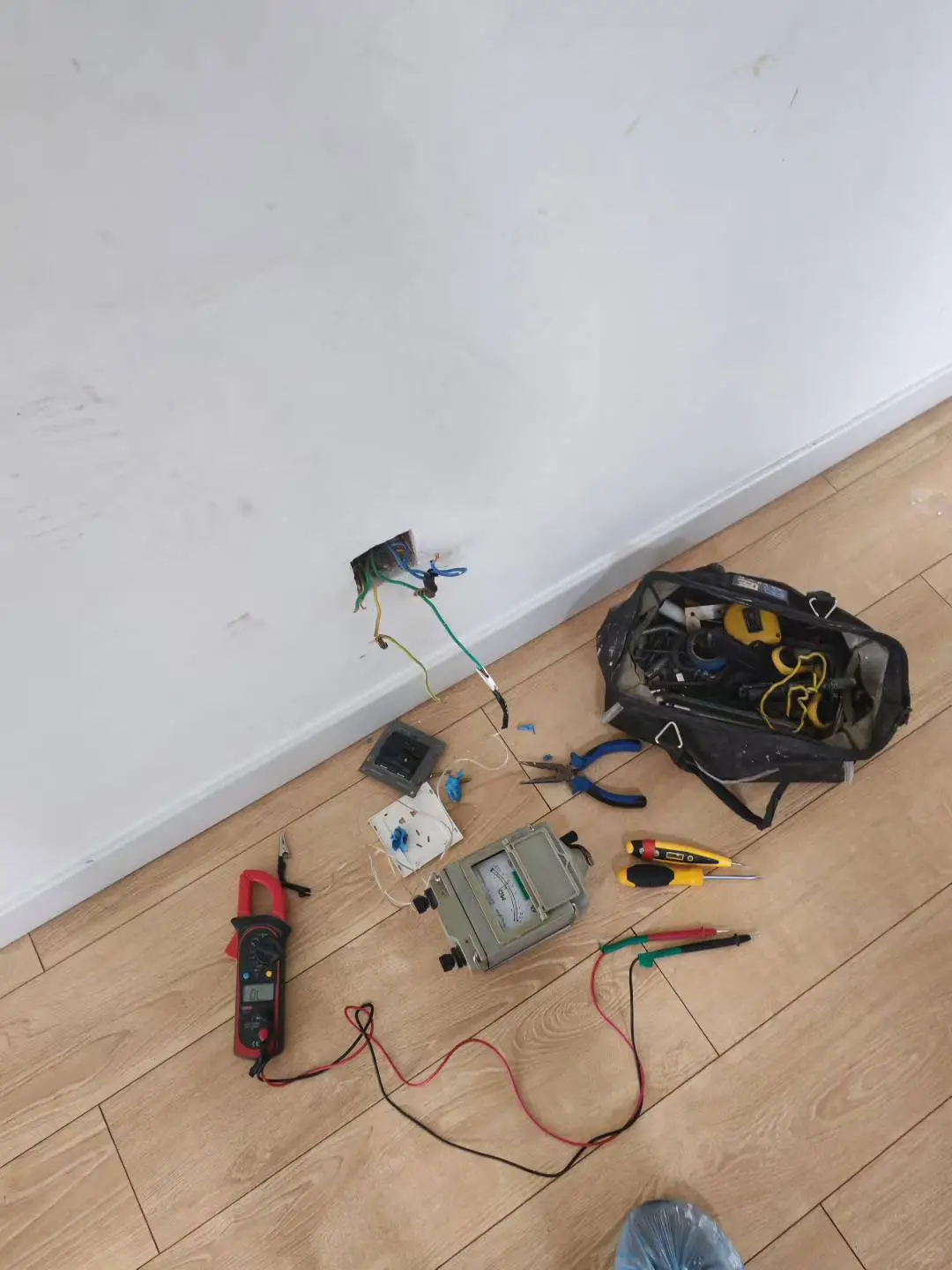 北京同城专业上门检测维修插座照明线路跳闸