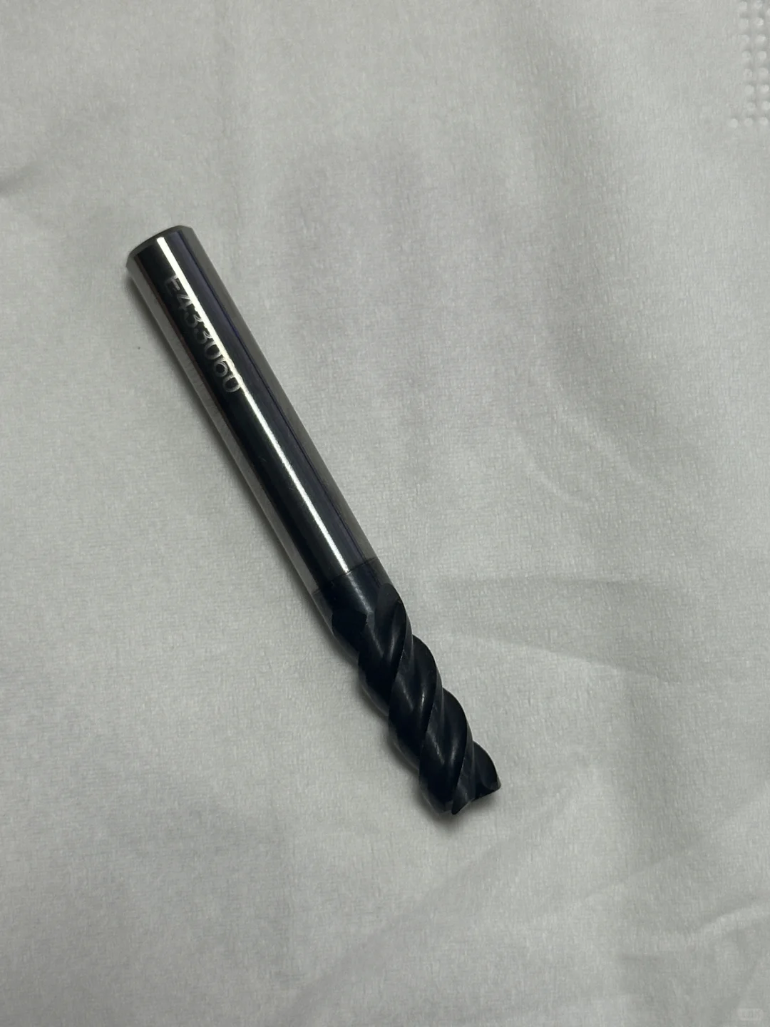 有没有认识这种不带logo的铣刀牌子?