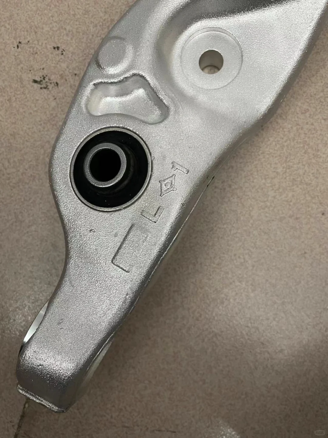 汽车配件 雷克萨斯前后悬挂上下摆臂