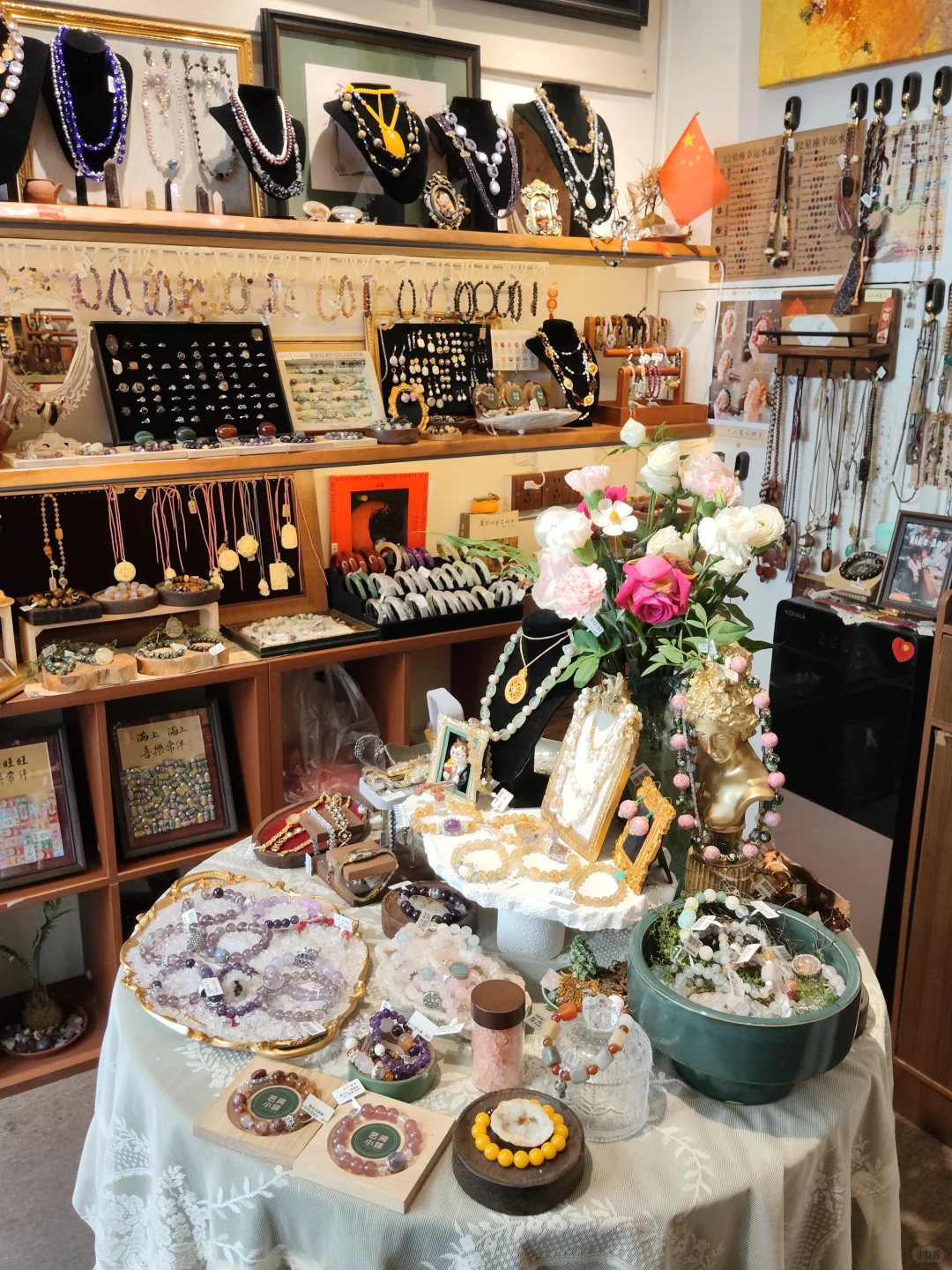 现在饰品店也这么卷吗？像闯入了童话世界