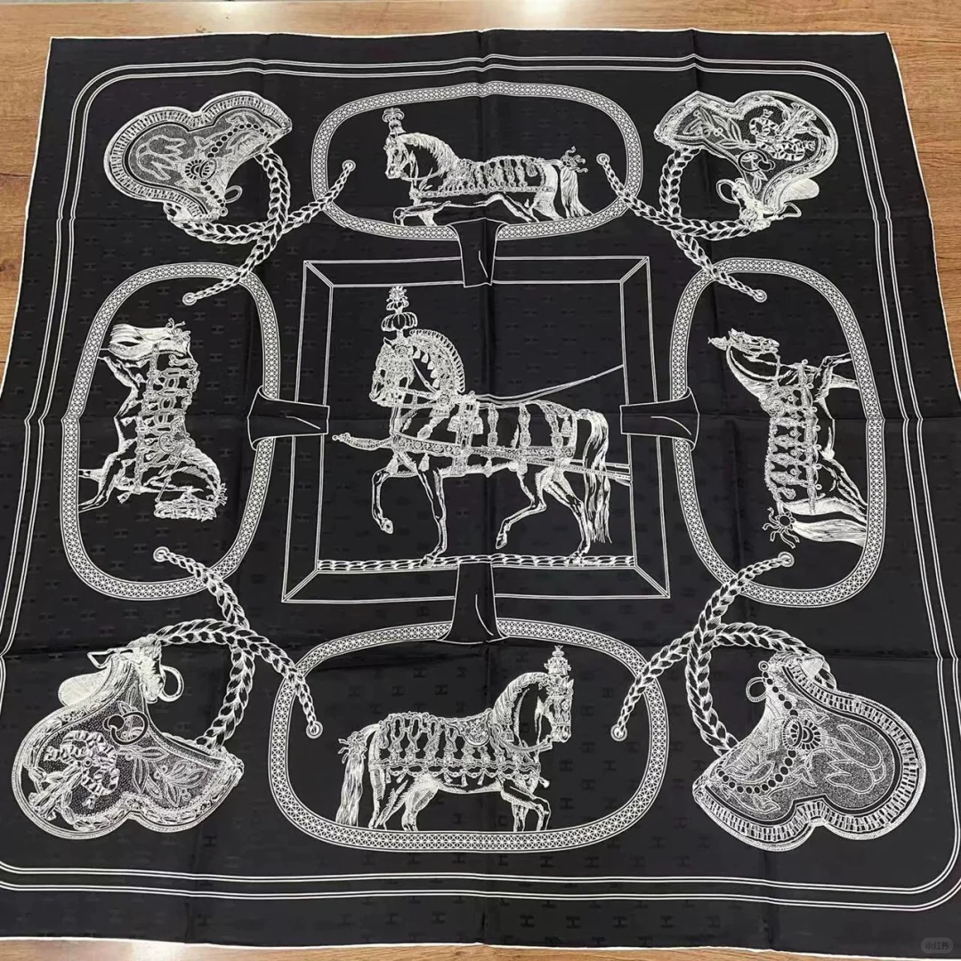 「戴丝巾的女生，灵魂都带着香气」