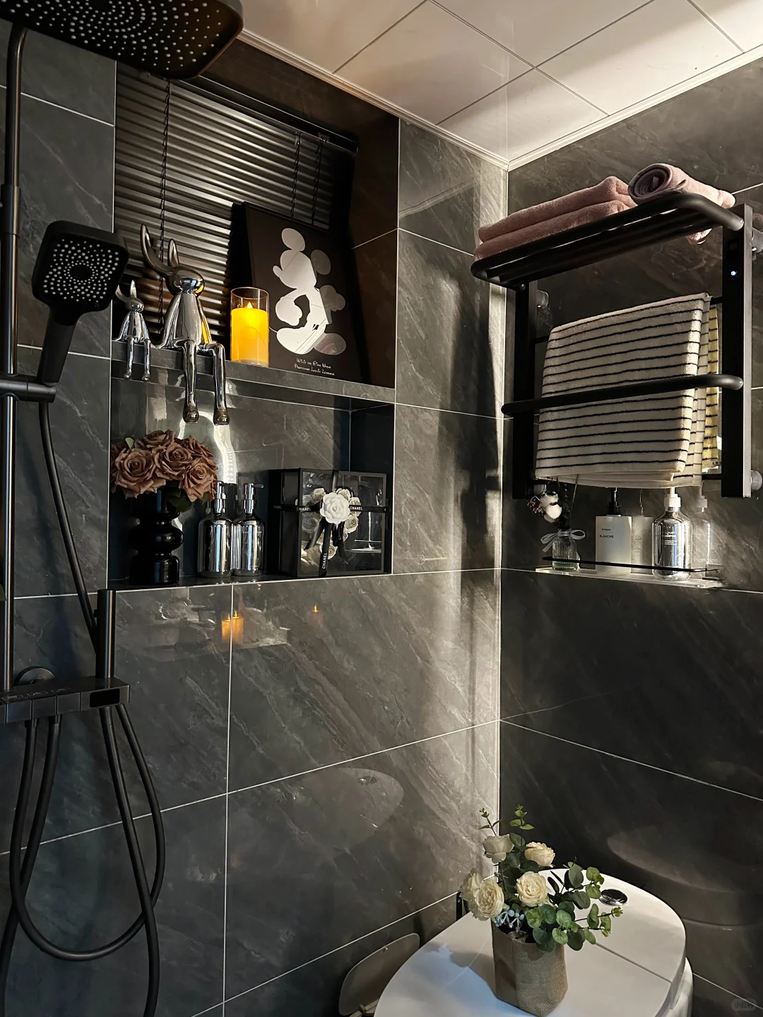 一整个惊艳住了，简约时尚卫生间好高级❤️