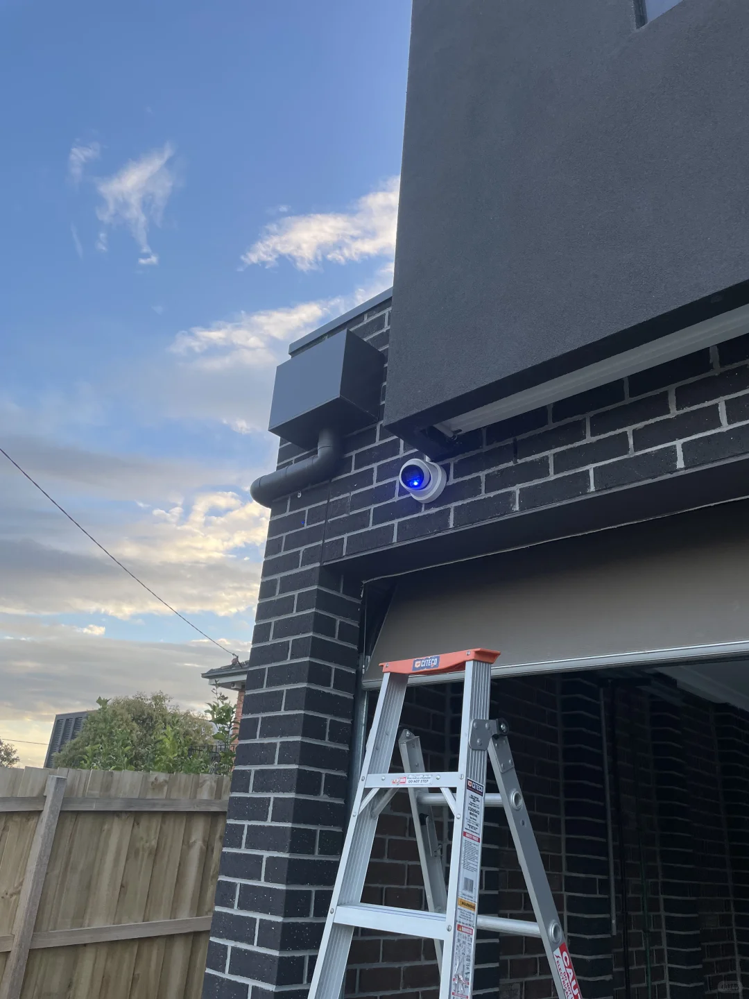 家庭防盗声光报警系统，可以看家的摄像头