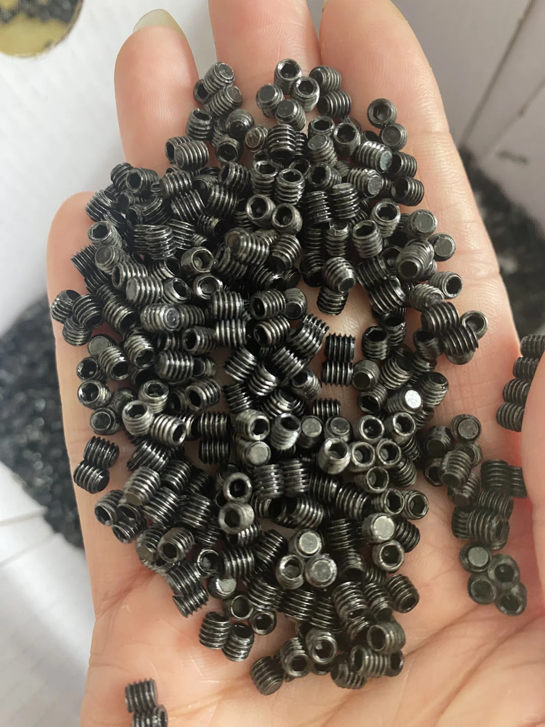 生产各种标准件，非标件，异形件