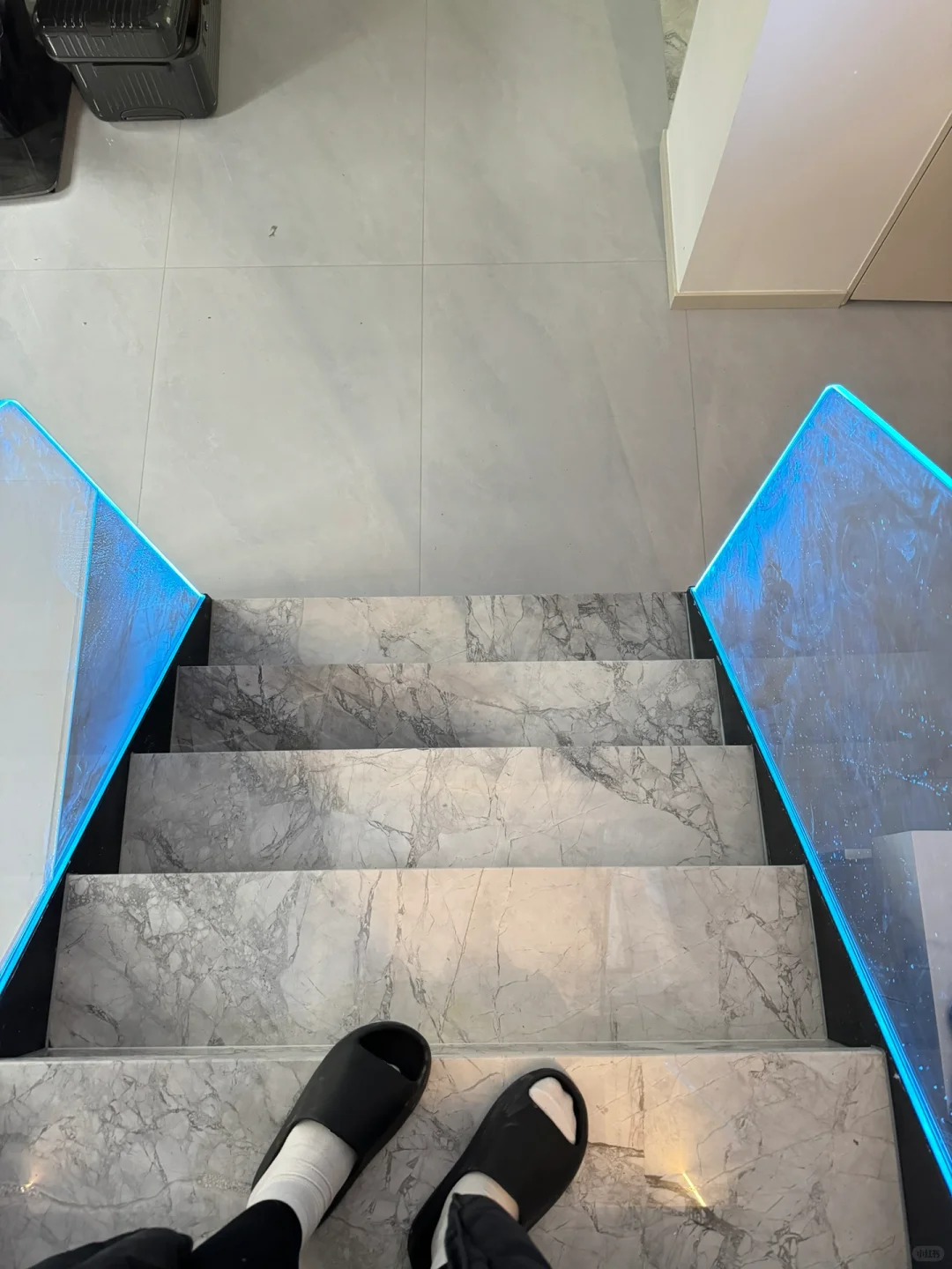 爸妈装的玻璃走廊