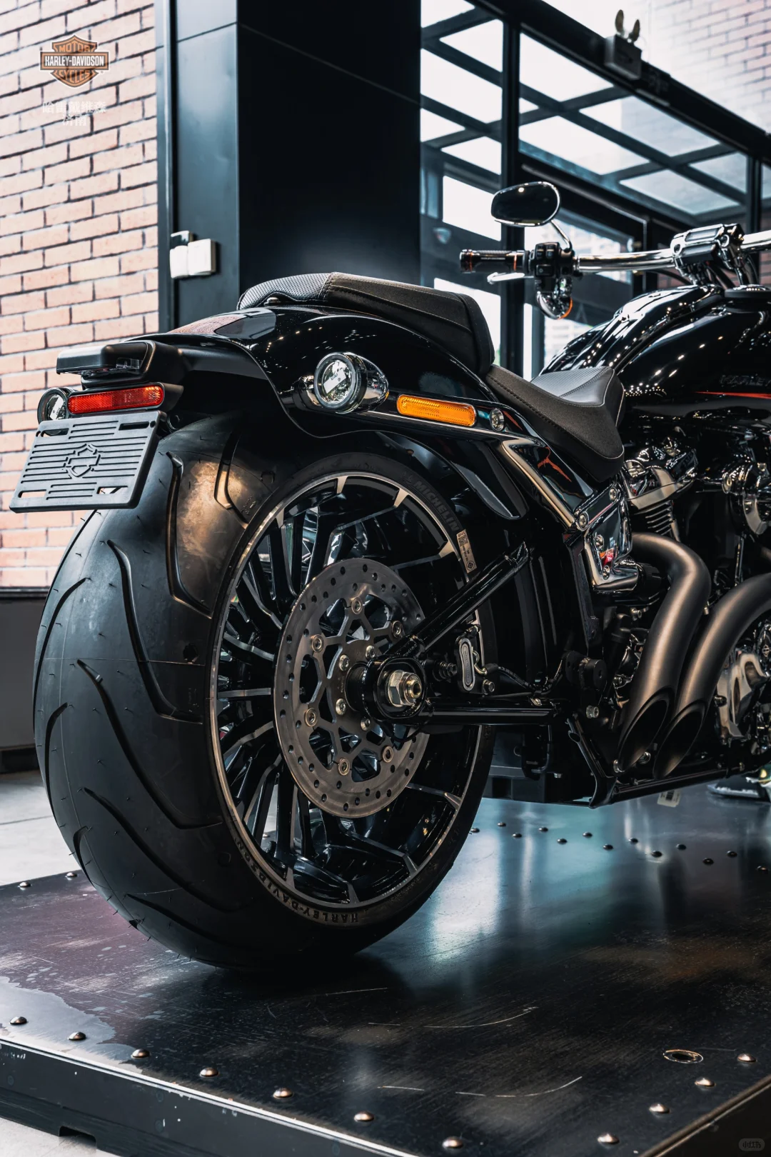 骑上哈雷突破者,世界都是你的?️