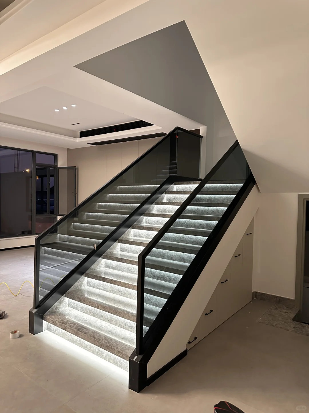 楼梯玻璃扶手订做