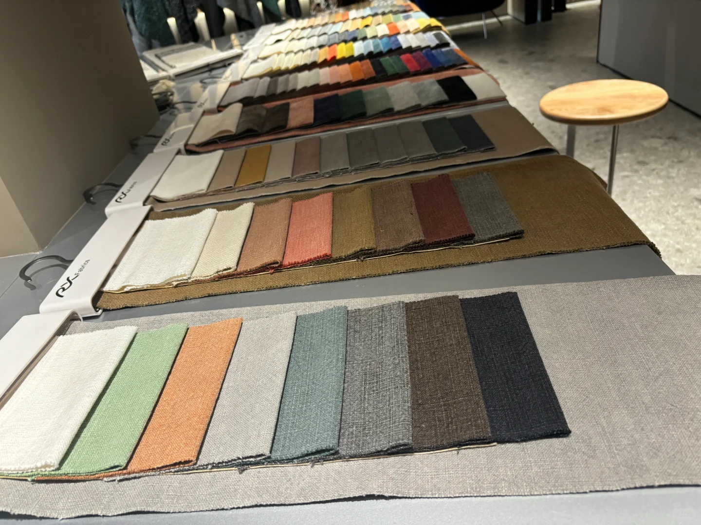 布艺沙发面料大揭秘:哪种最适合你?