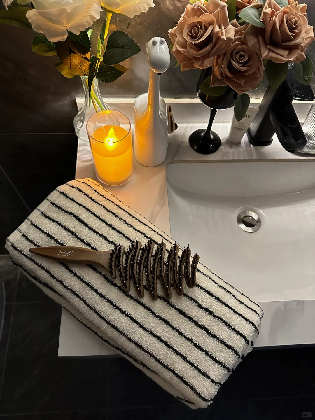 一整个惊艳住了，简约时尚卫生间好高级❤️