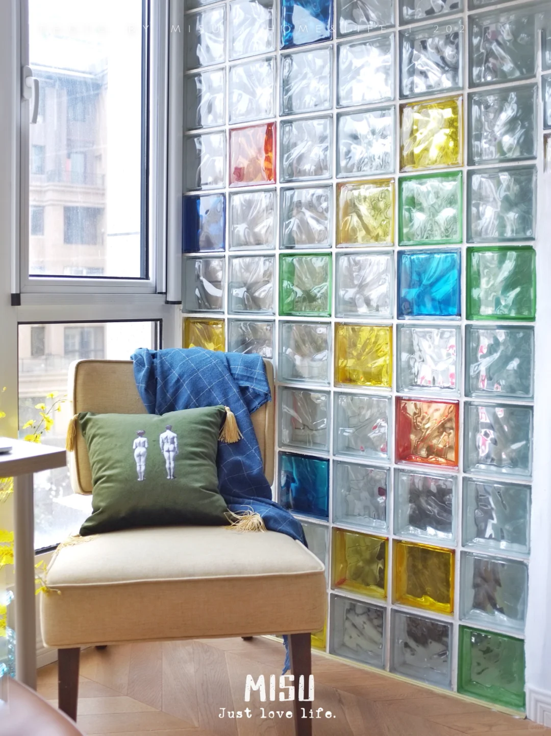 家｜阳台复古玻璃砖墙，光线更好房间更显大