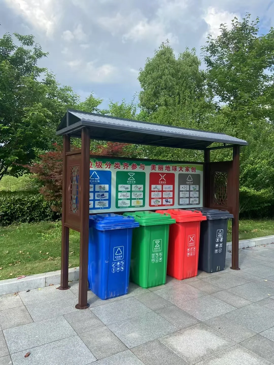 完美的一步一景，户外垃圾分类亭