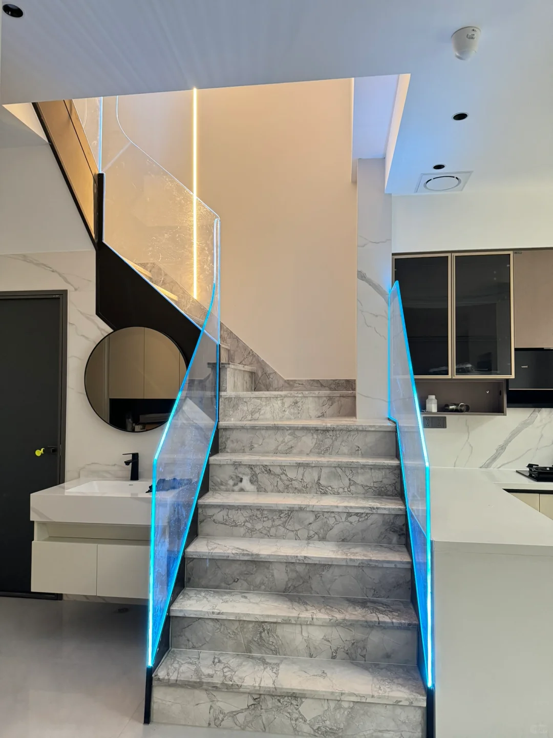 爸妈装的玻璃走廊