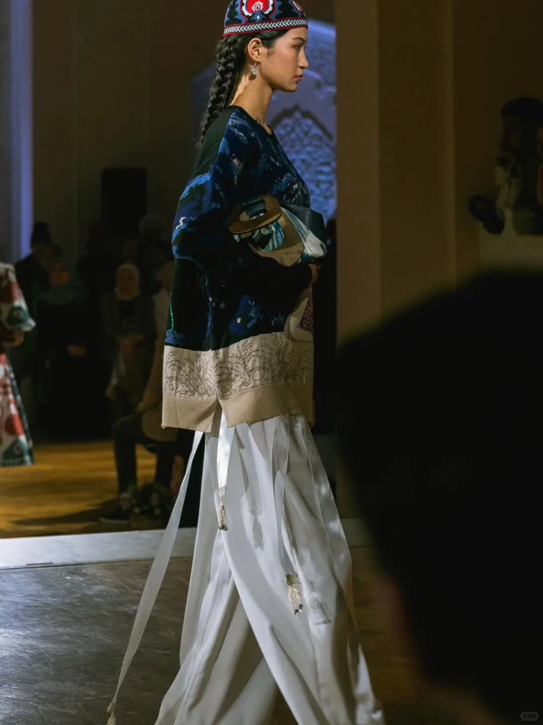 艾德莱斯风尚：传统与潮流的共舞