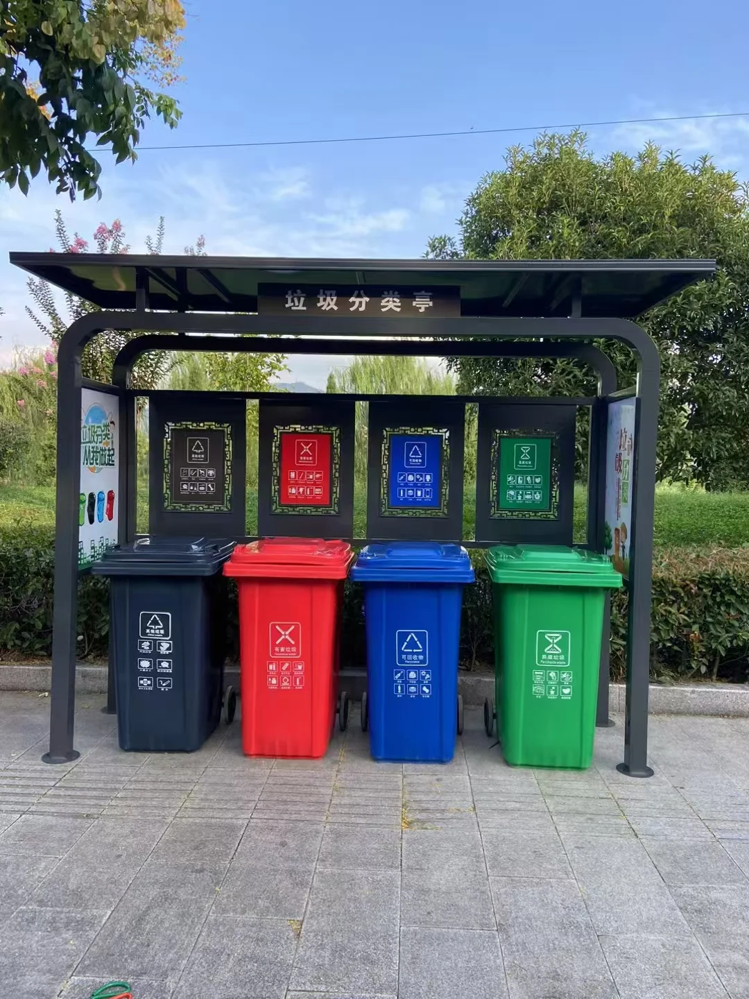 完美的一步一景，户外垃圾分类亭
