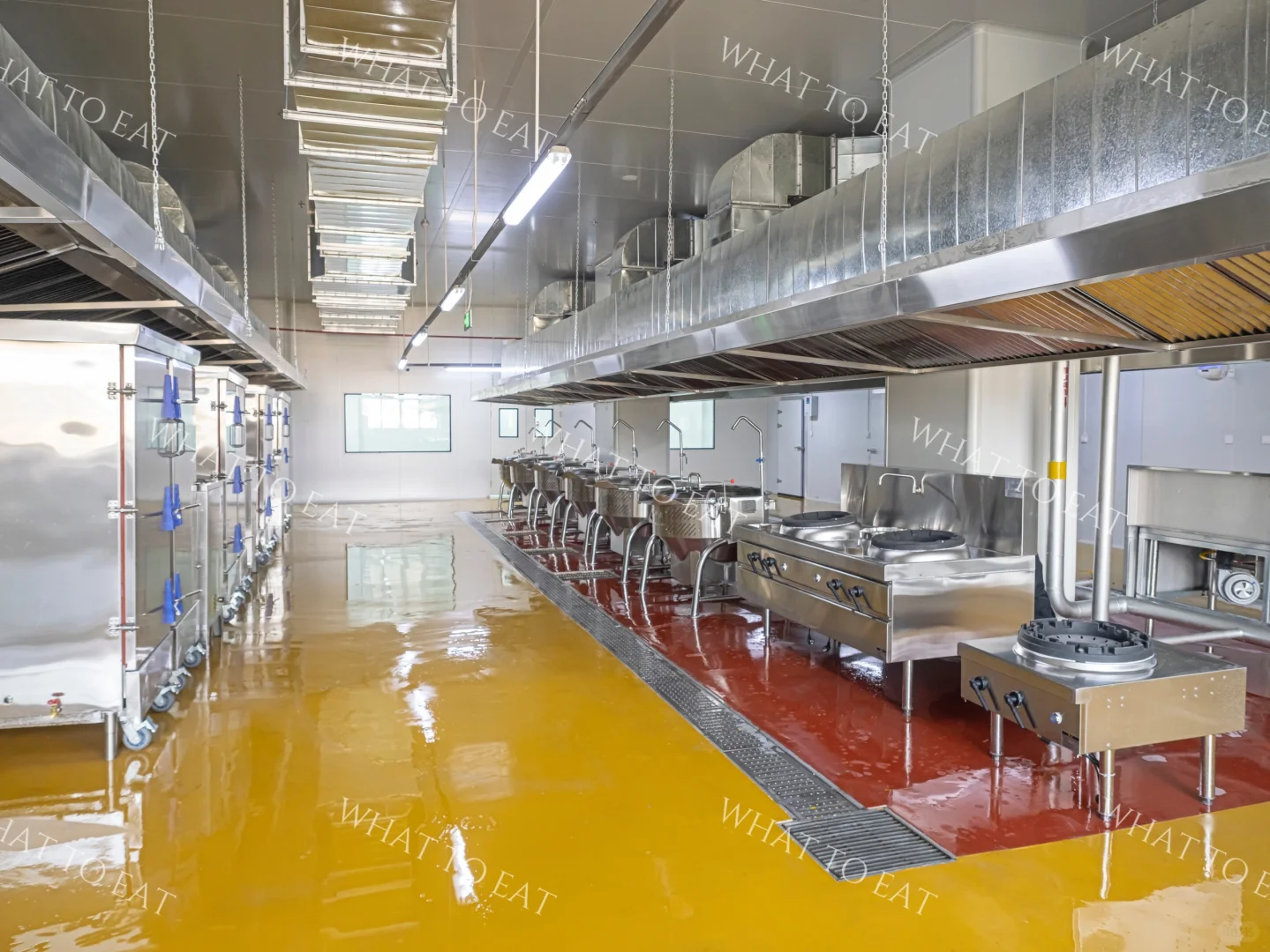 2000㎡中央厨房长这样!太干净了不像做饭的!