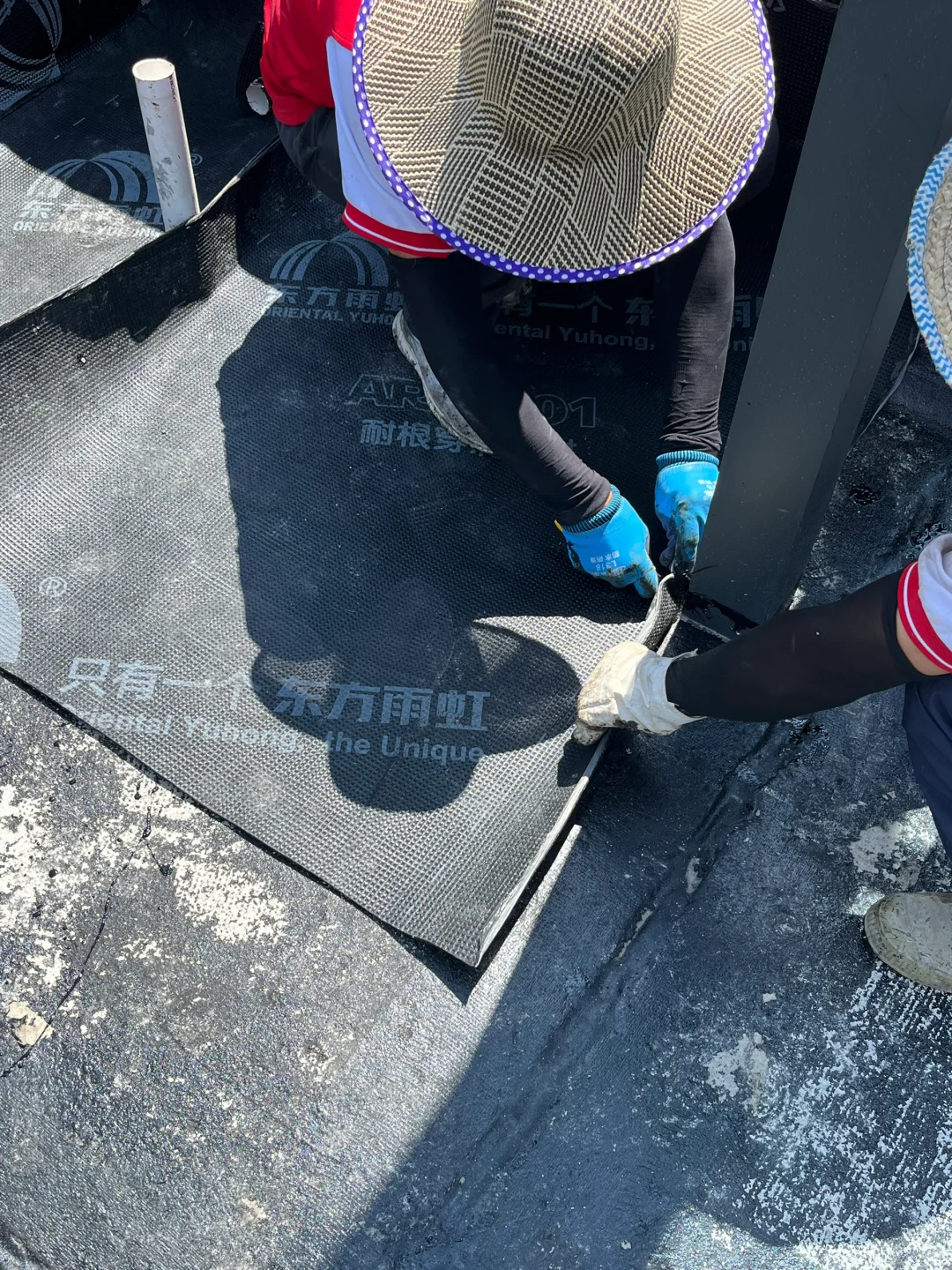 都2025年了 屋顶还需要烧卷材做防水吗❓