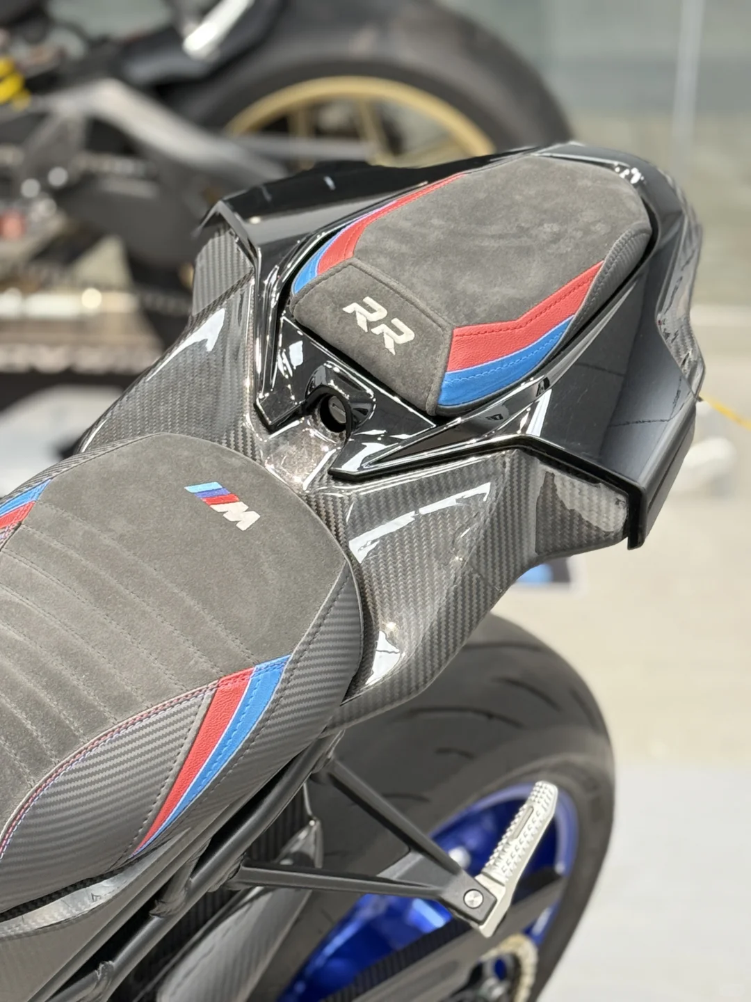 24年一首S1000RR满改雷霆套件 你的白月光?