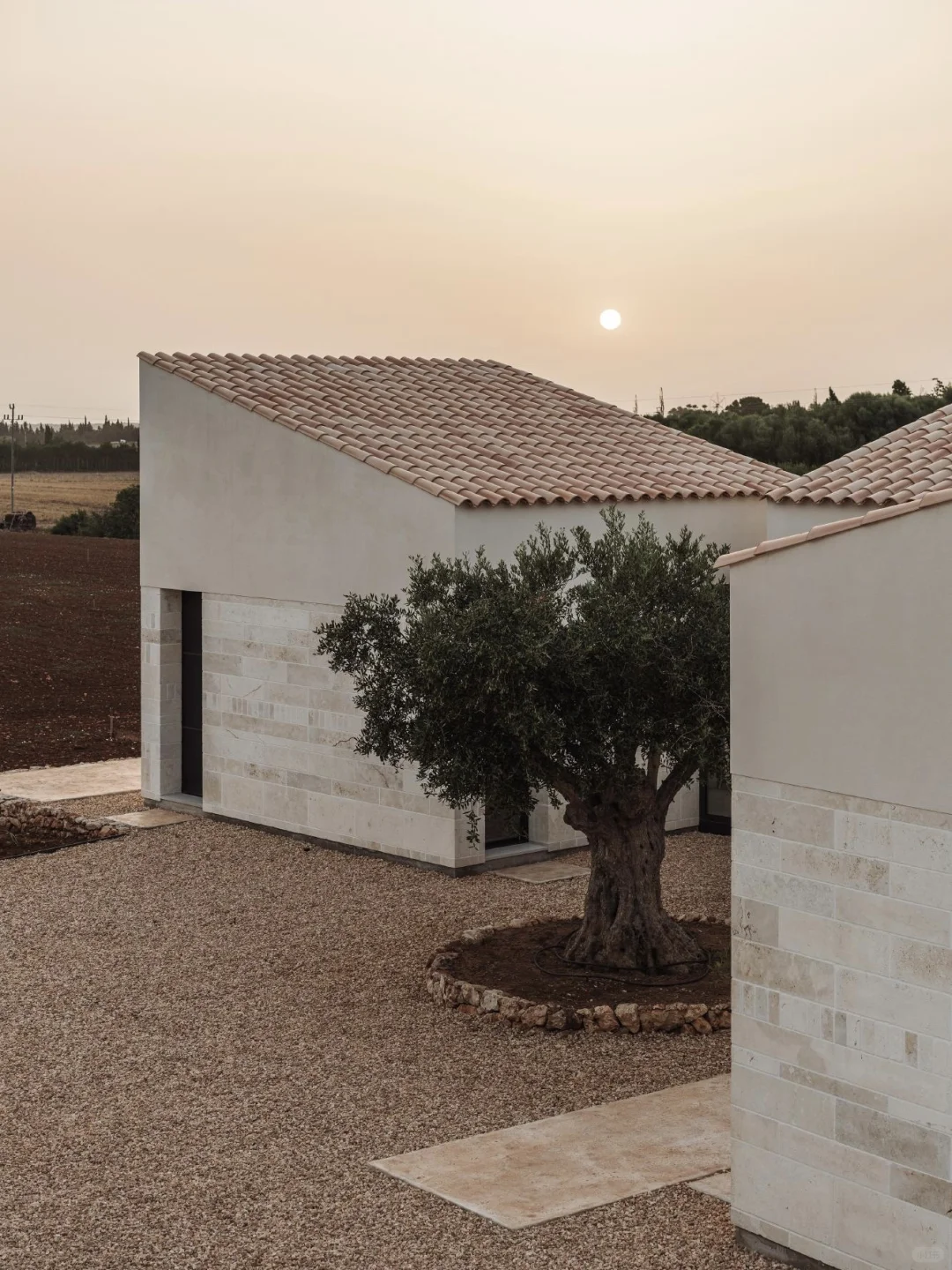 乡野美学｜把建筑隐入泥土，与土地重修旧好