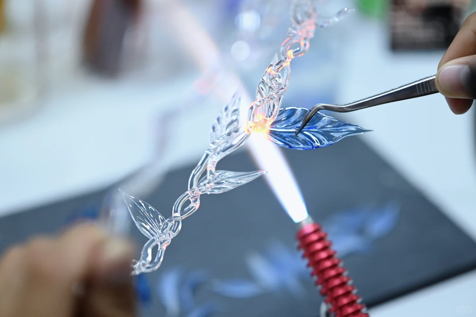 来景德镇只打卡一件事：做玻璃皇冠！