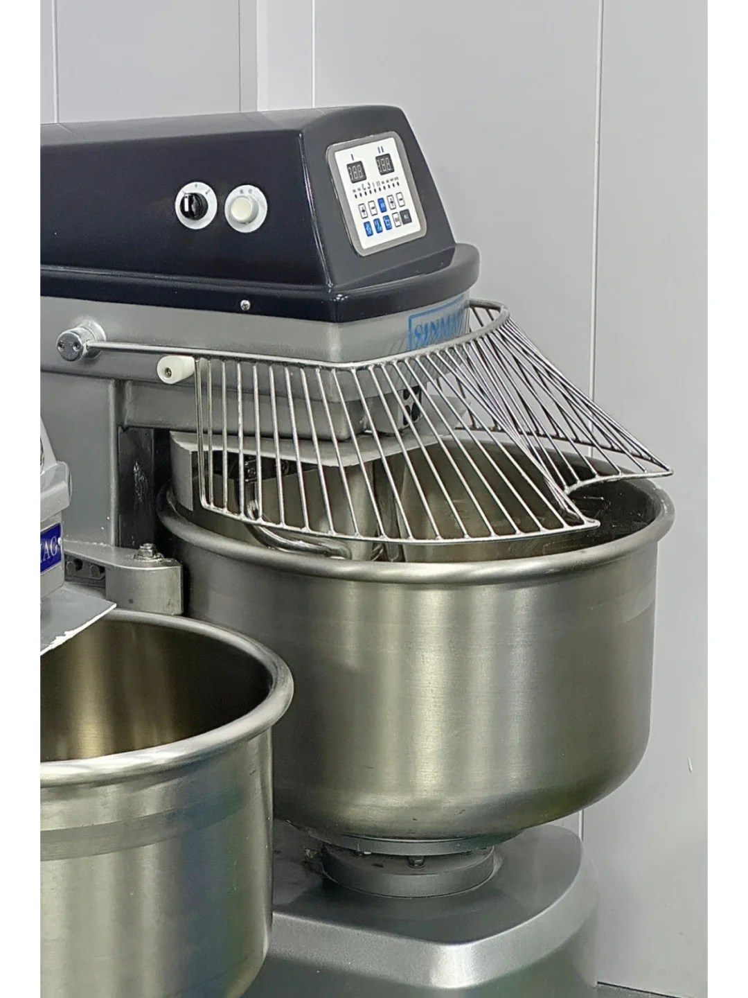 在启东十年烘焙经验 拥有200平中央厨房