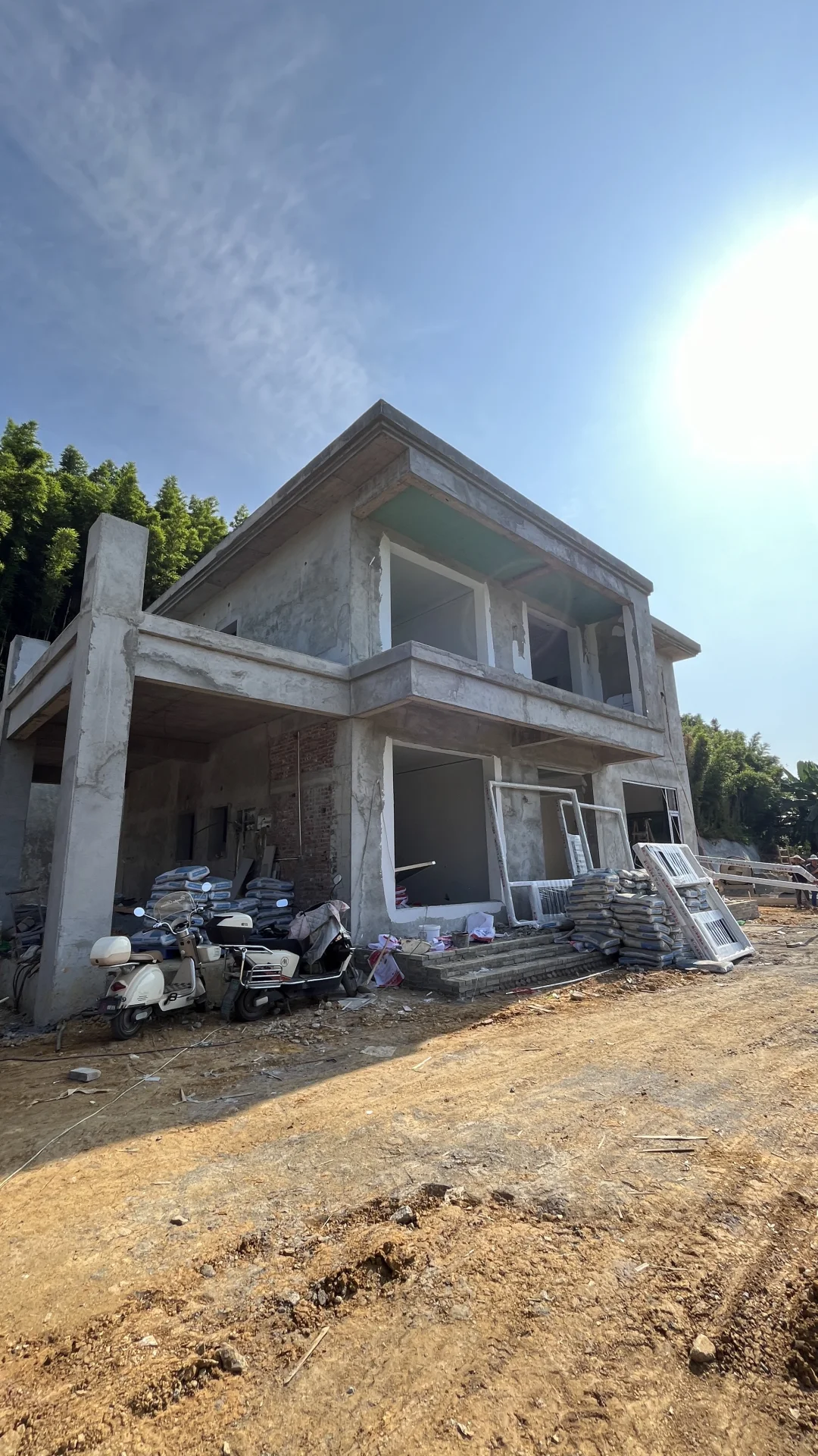 农村自建房玻璃栏杆，大家帮我看看翻车了吗