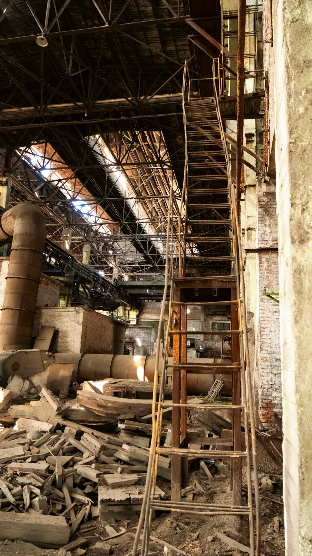 废弃工厂丨工业巨人的内部构造