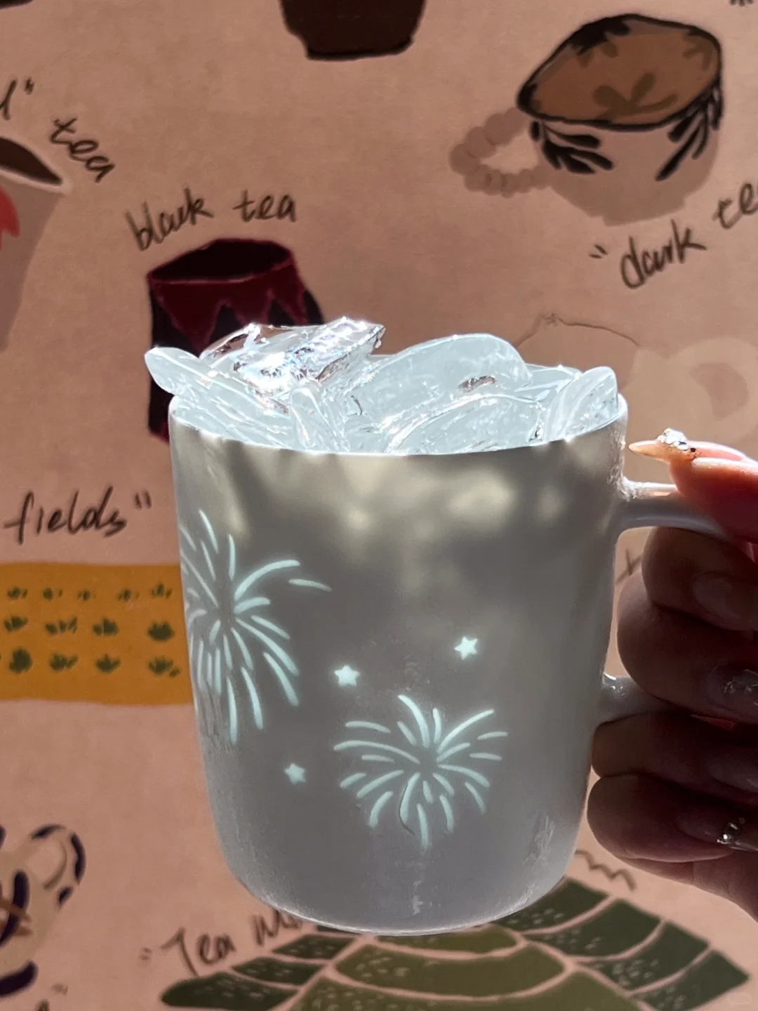 快看！！！我的杯子会发光！！！