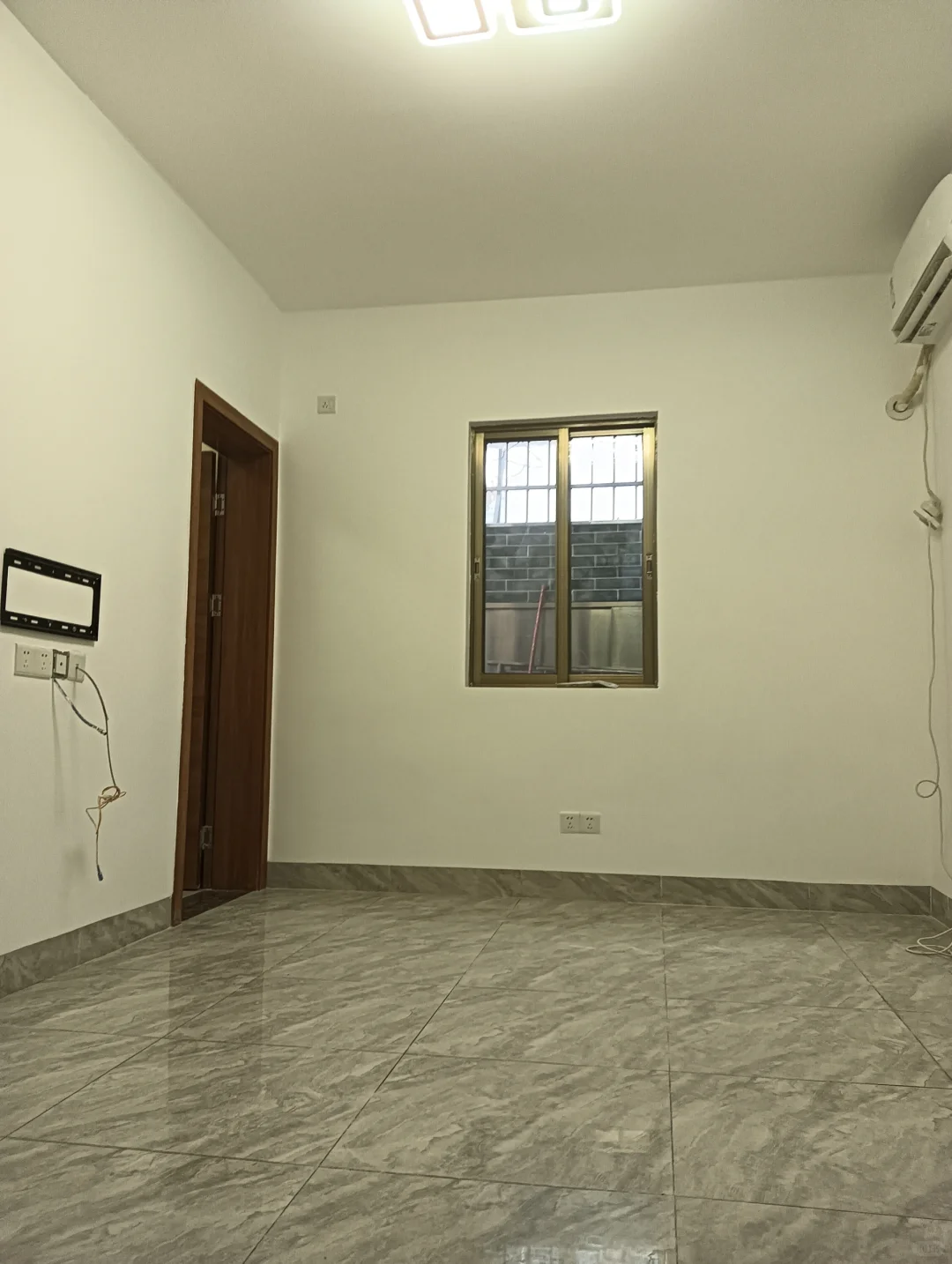 刷墙广州墙面翻新旧房改造旧墙刷新发霉刷白