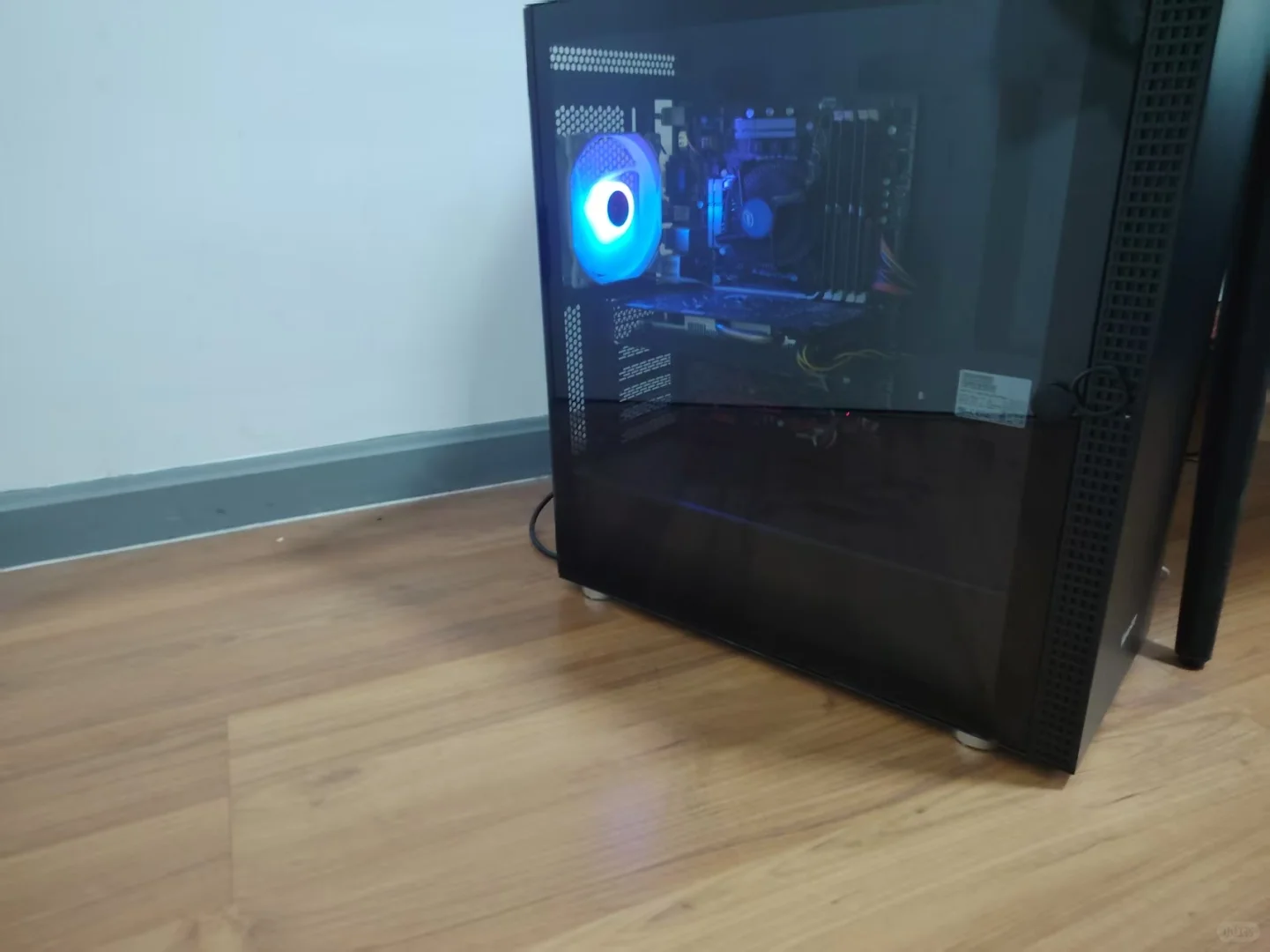 出售个人闲置台式机➕显示器 加一起400米