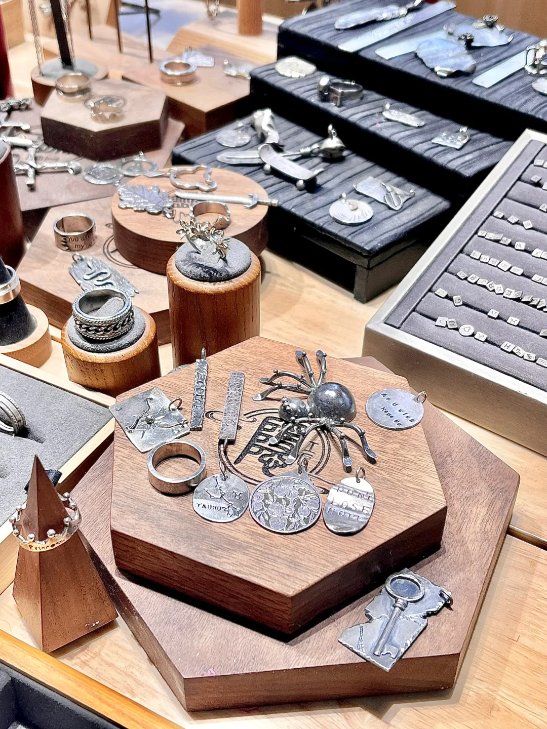 在苏州体验烧玻璃啦！真的好美呀