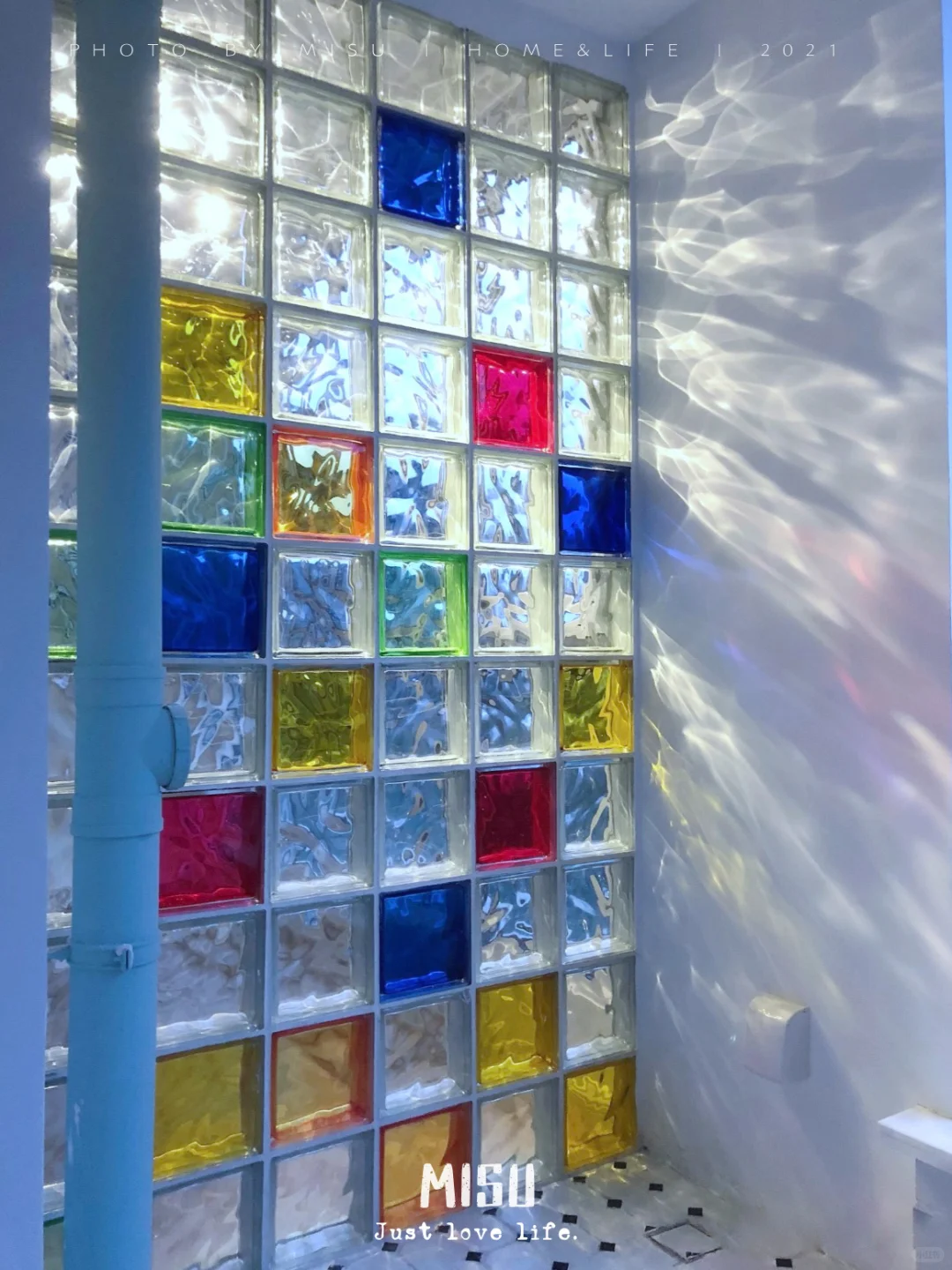 家｜阳台复古玻璃砖墙，光线更好房间更显大