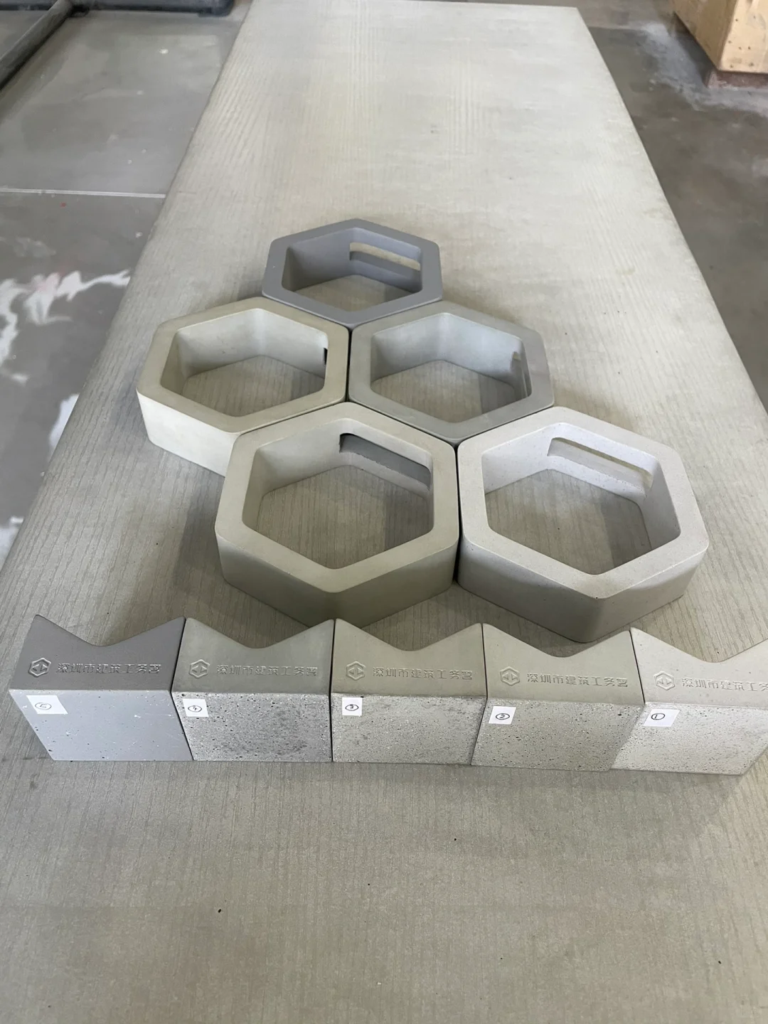 深圳建筑工务署定制混凝土文创，UHPC