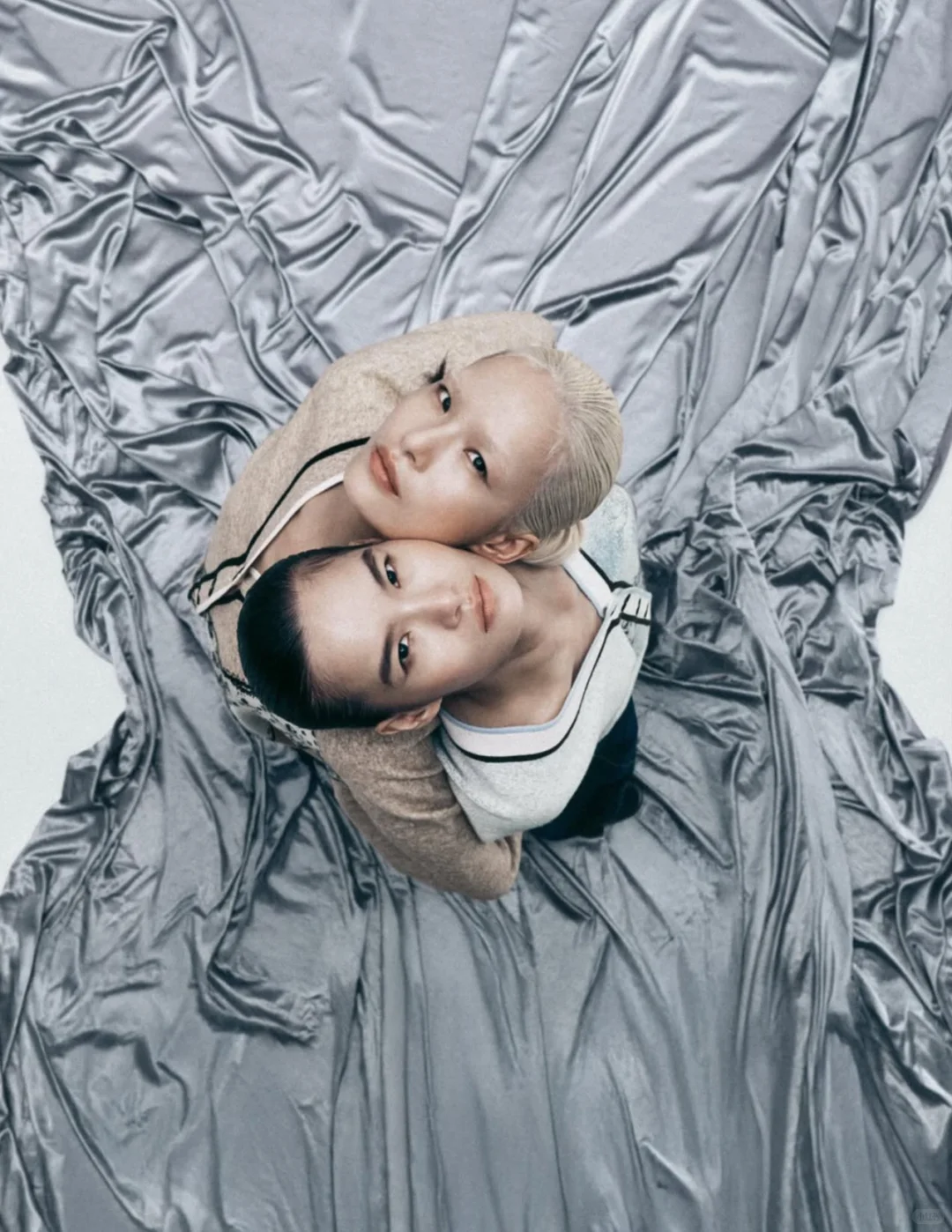 审美积累|把「束缚与生长」拍进了时尚的骨血