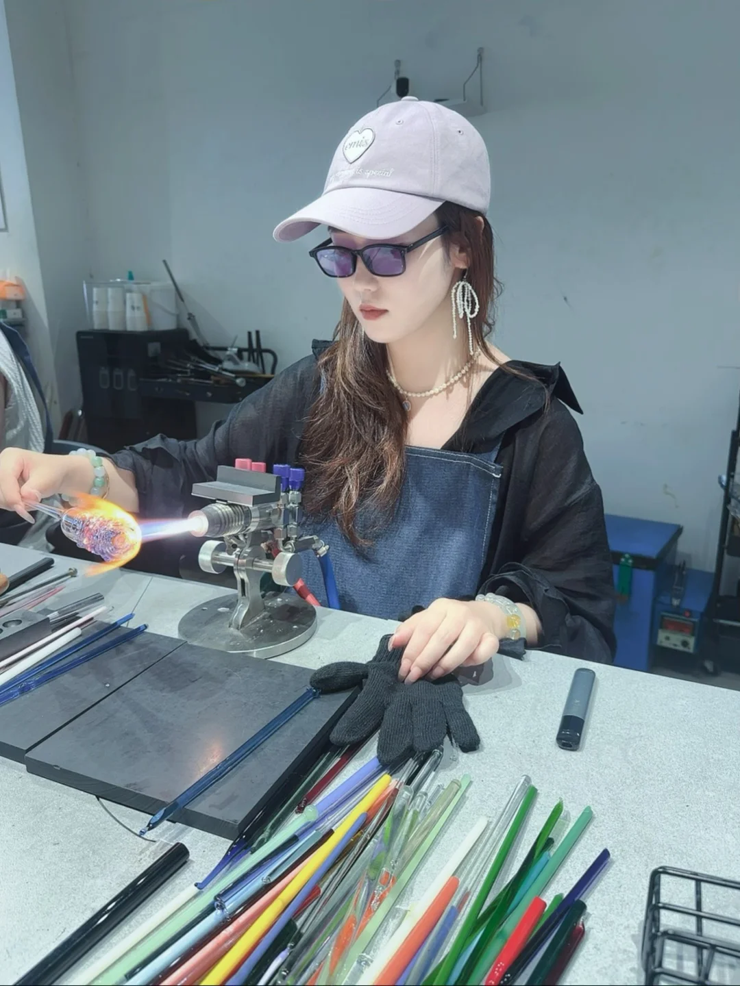 景德镇烧玻璃，做出了人生酒杯～?