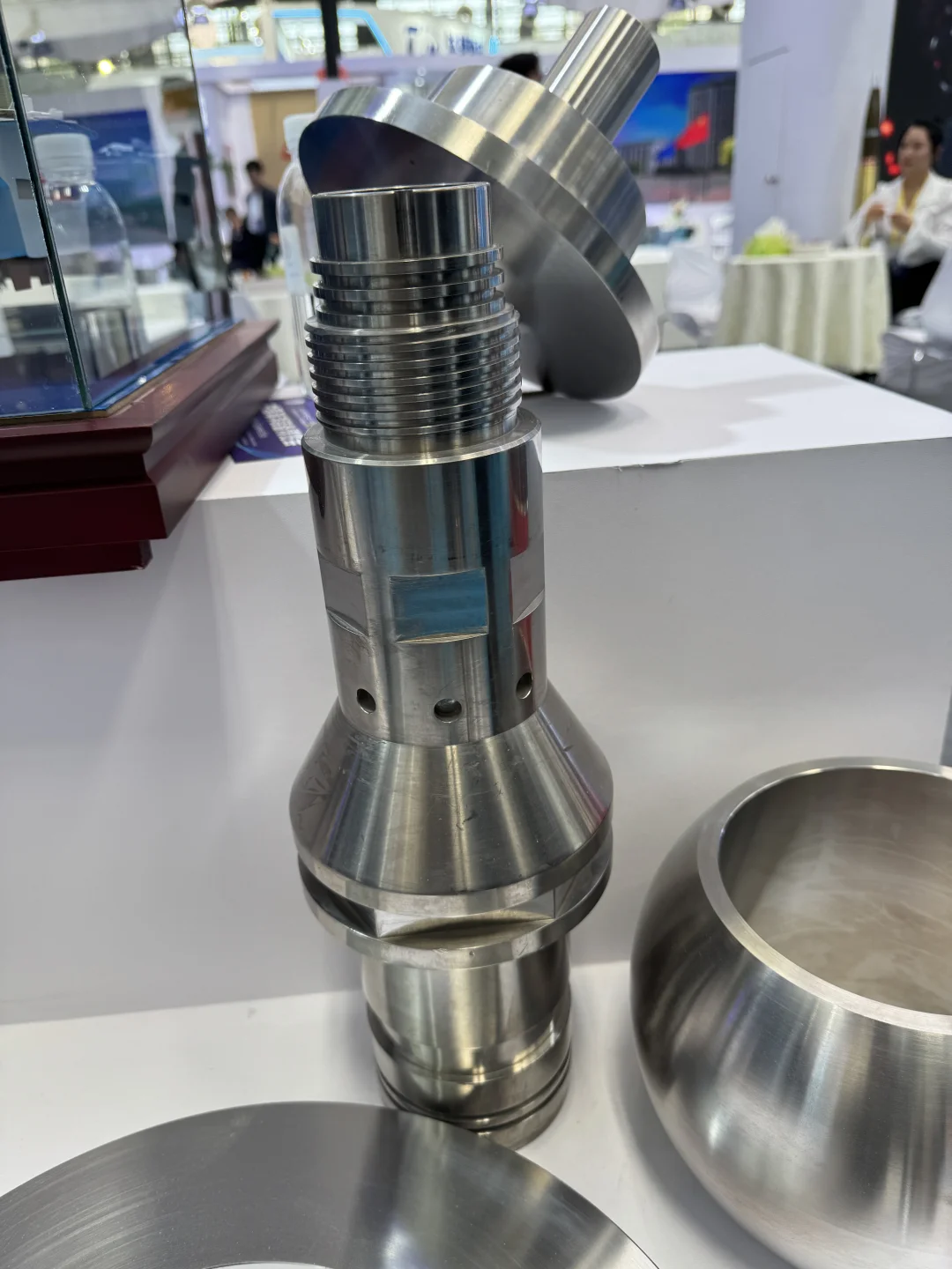 精密制造：钛合金管从熔炼到锻造的全流程