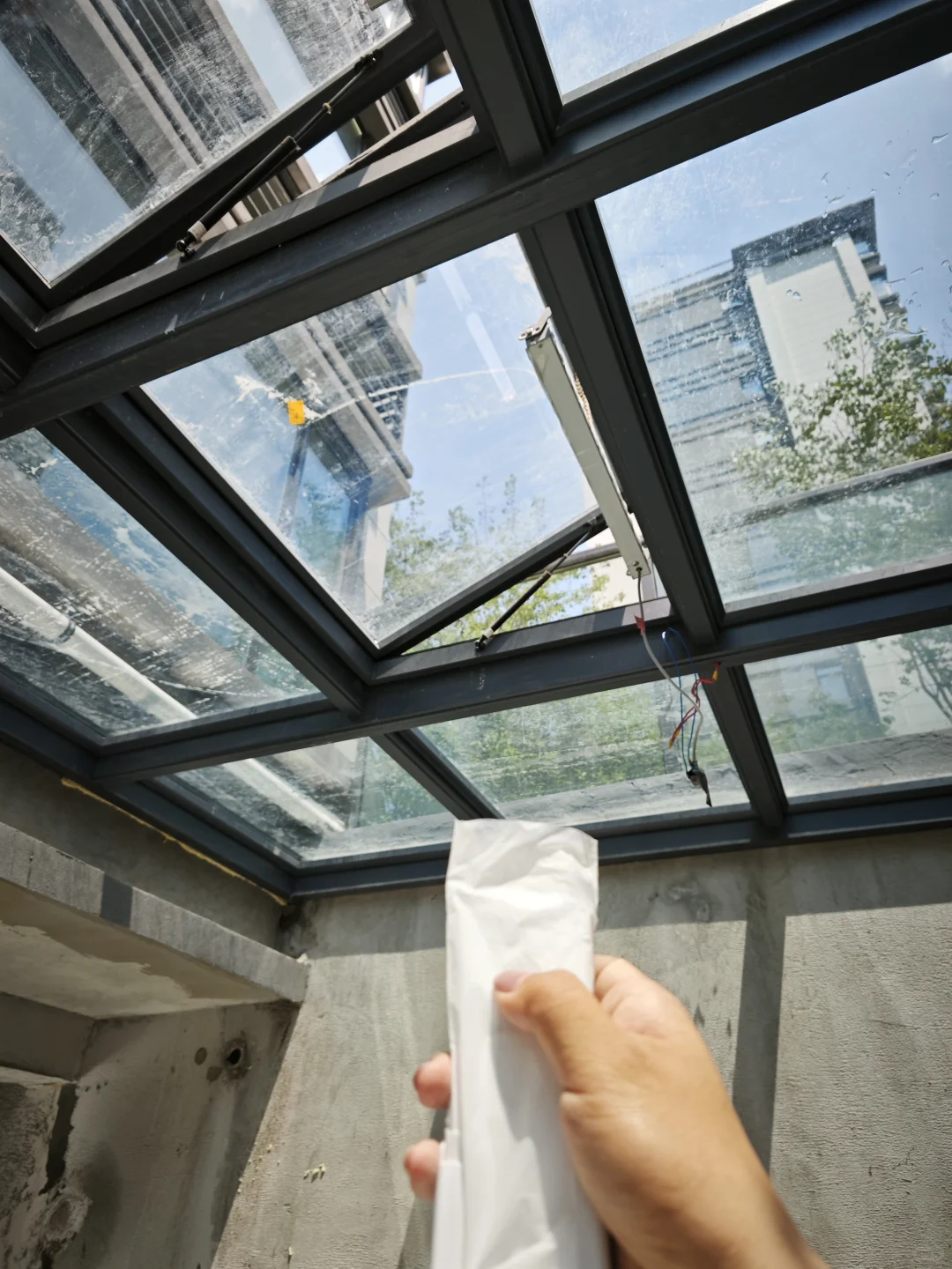 这个玻璃屋顶真是惊艳到了！