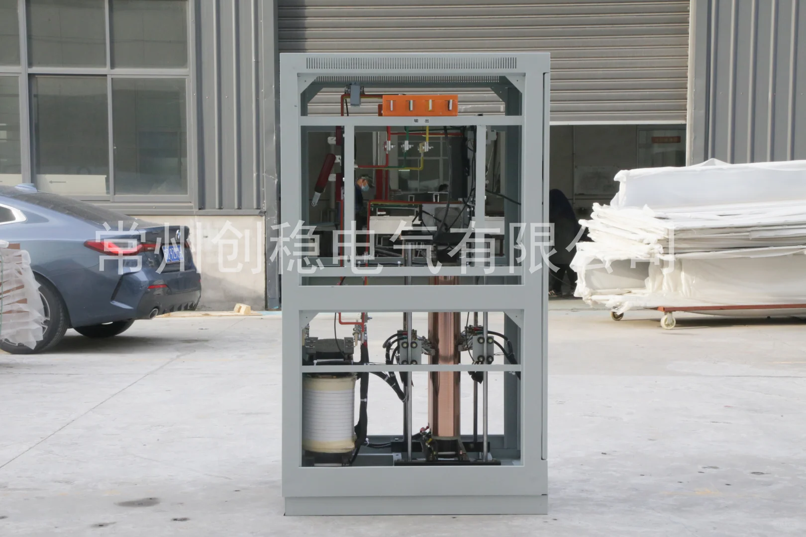 光伏发电电压过高咋办?装个并网专用稳压器