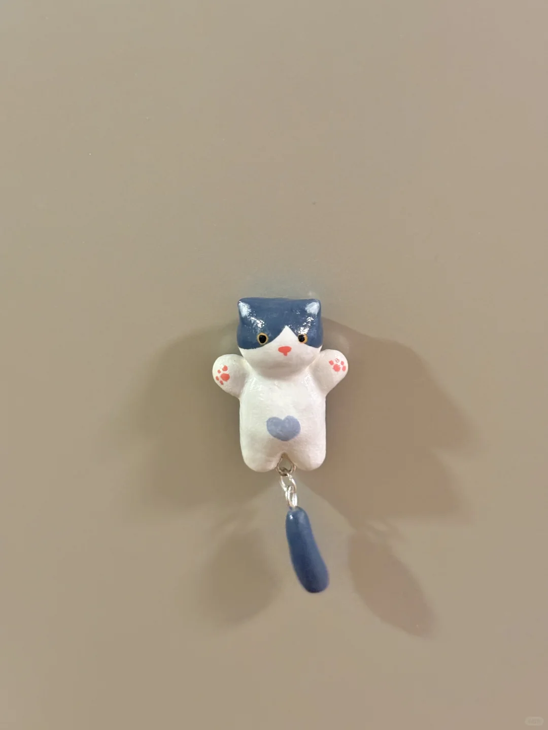 石塑粘土冰箱贴?捏了一只胖乎乎小猫咪✨