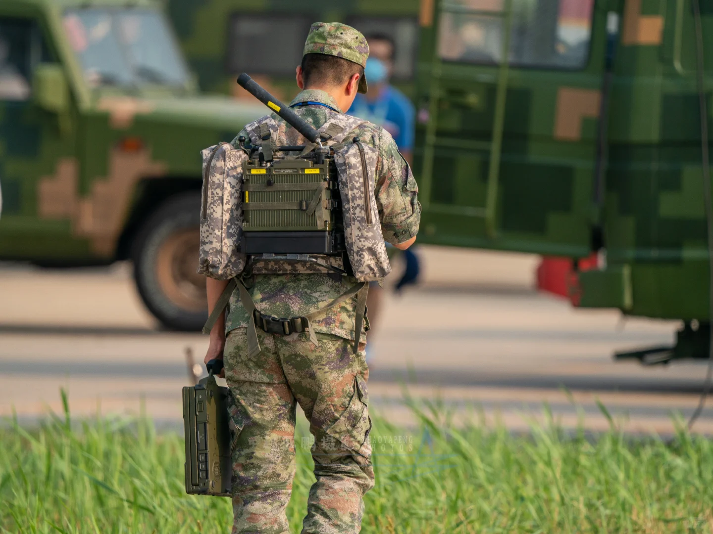 陆军单兵背负式电台