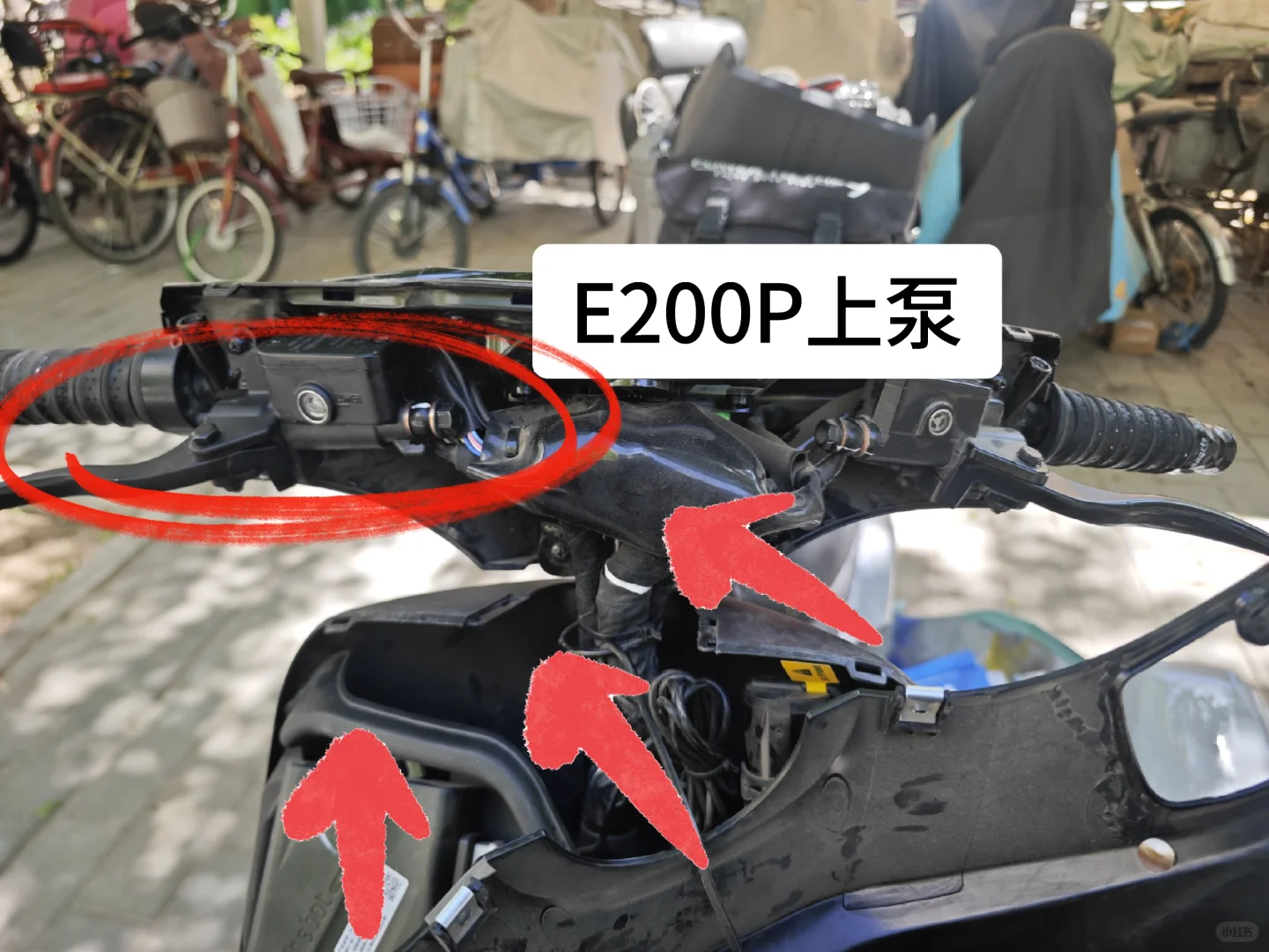 亲力亲为!给『机1』换前轮上下泵